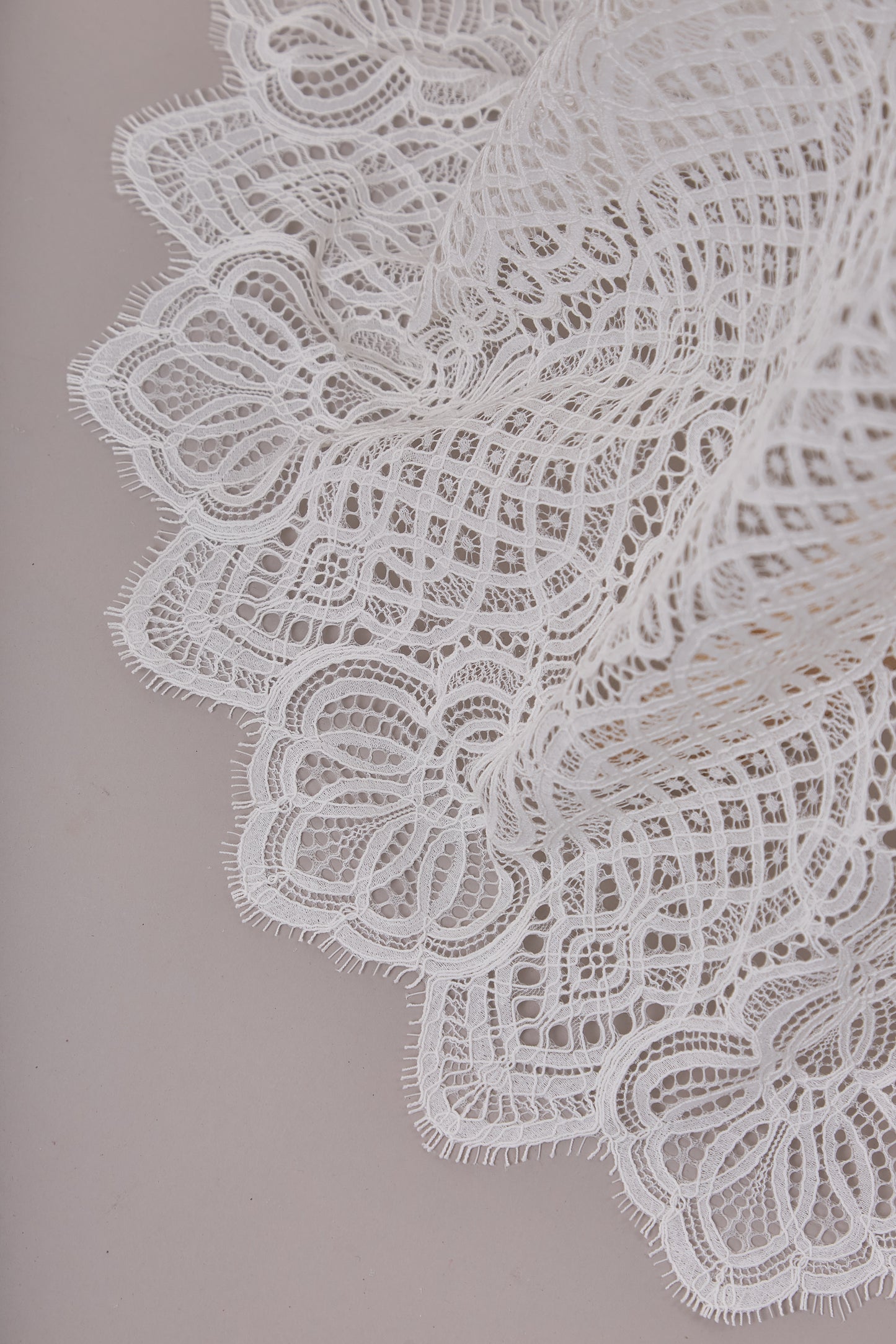 S0667 - Lace