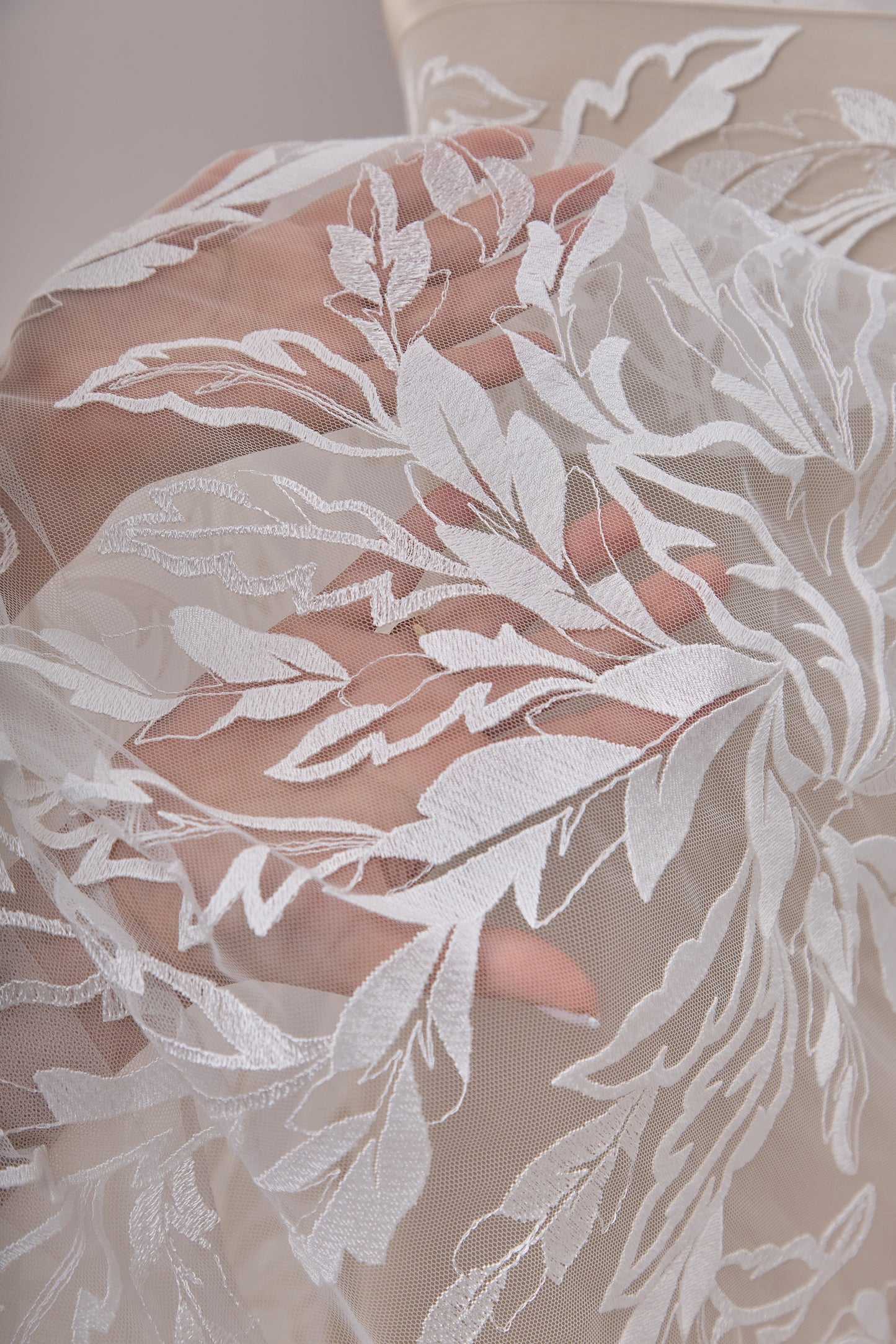 S0666 - Embroidery tulle