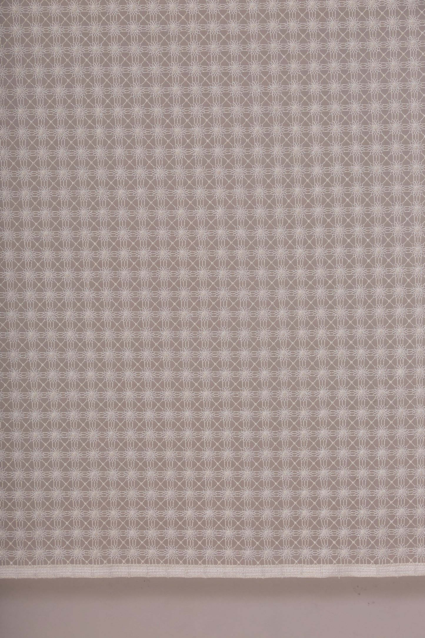 S0671 - Guipiure with lurex yarn