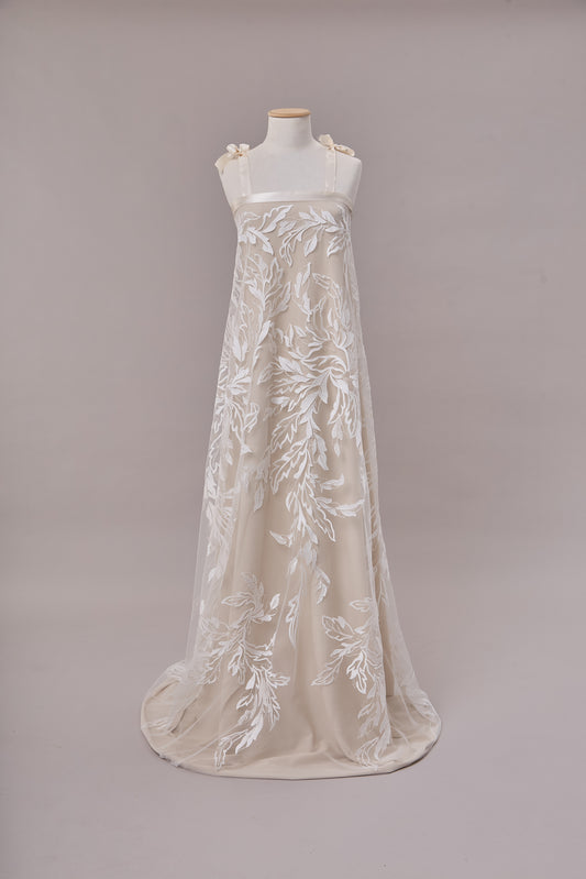 S0666 - Embroidery tulle