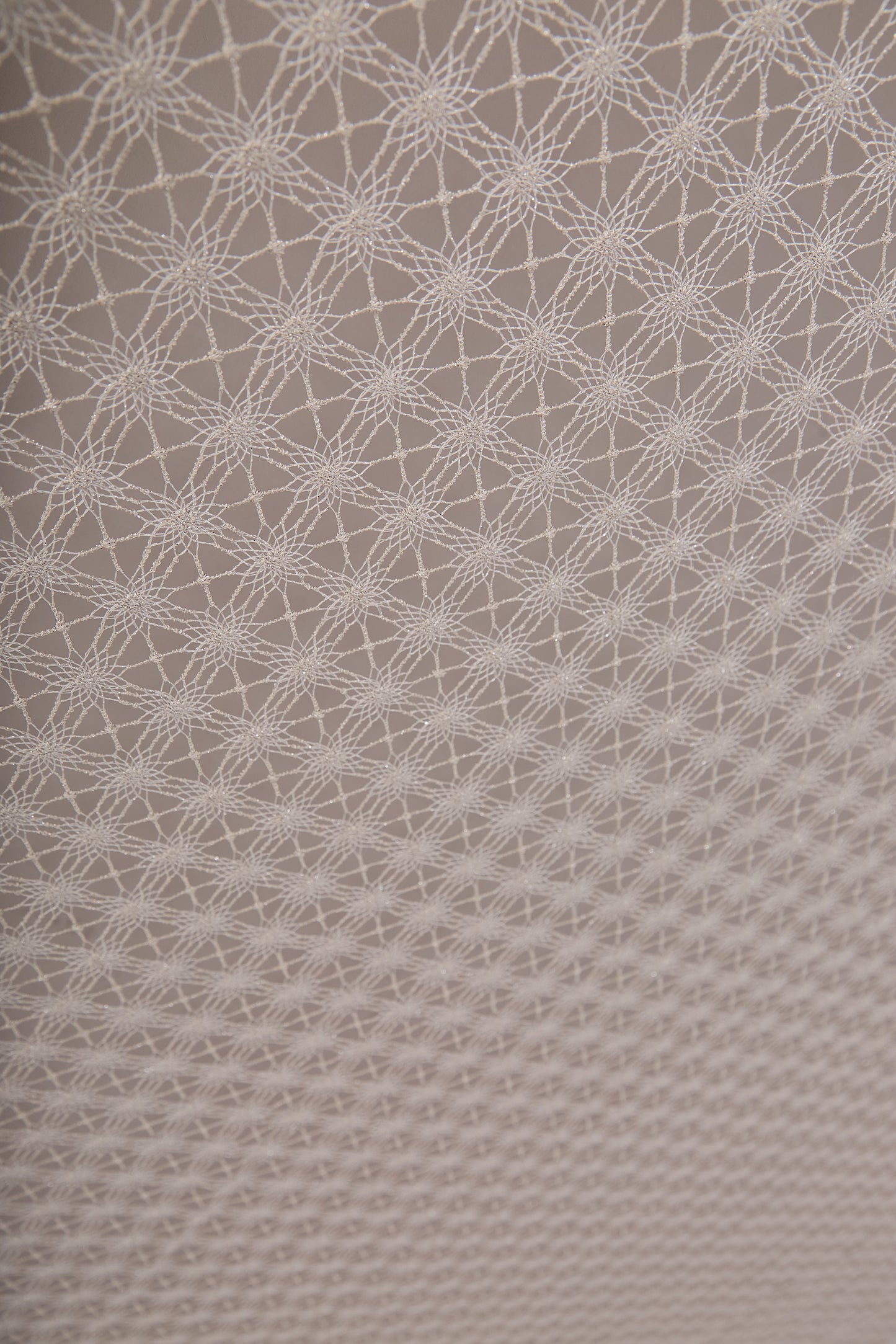 S0671 - Guipiure with lurex yarn