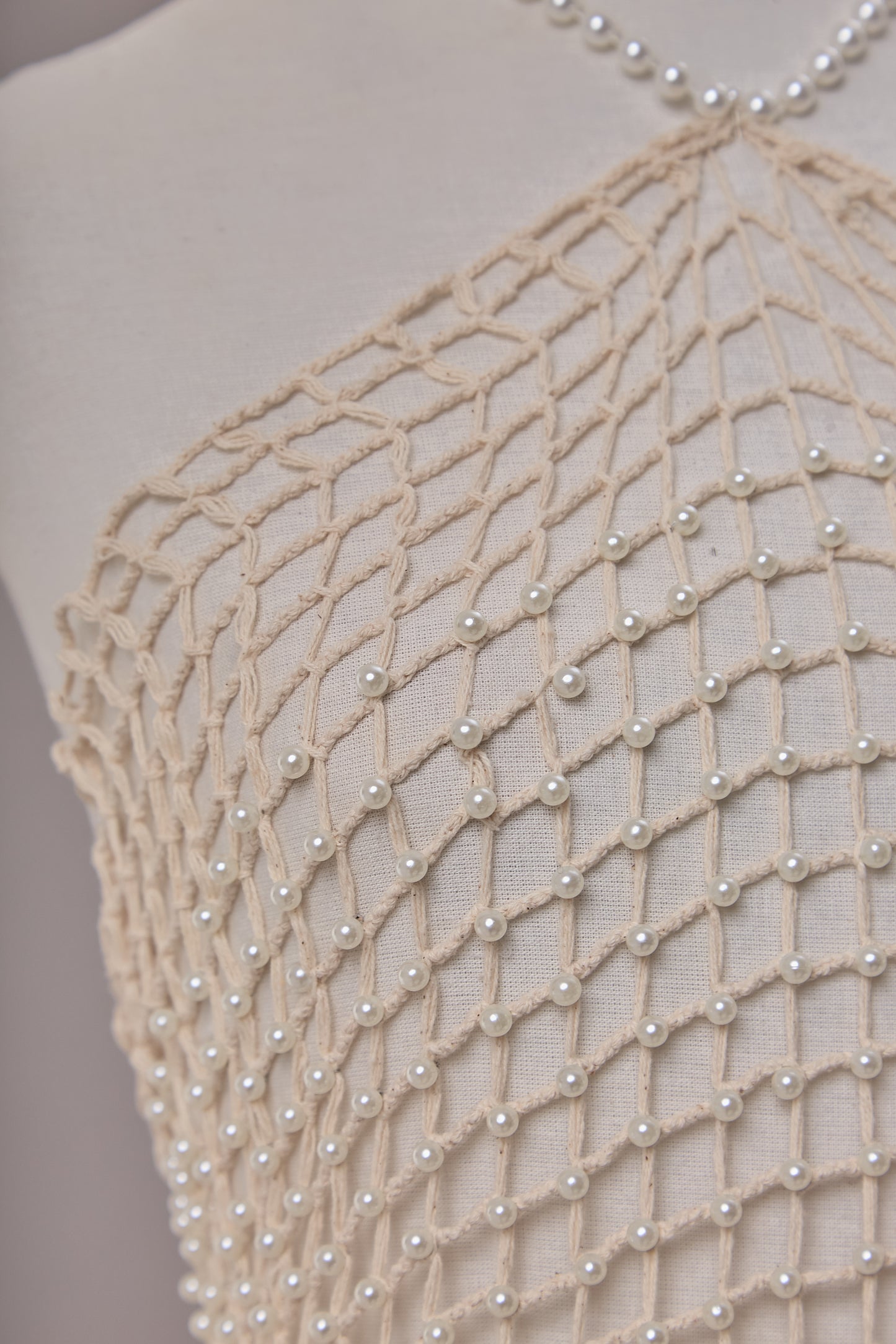 S0669 - Embroidered cotton net with pearls 