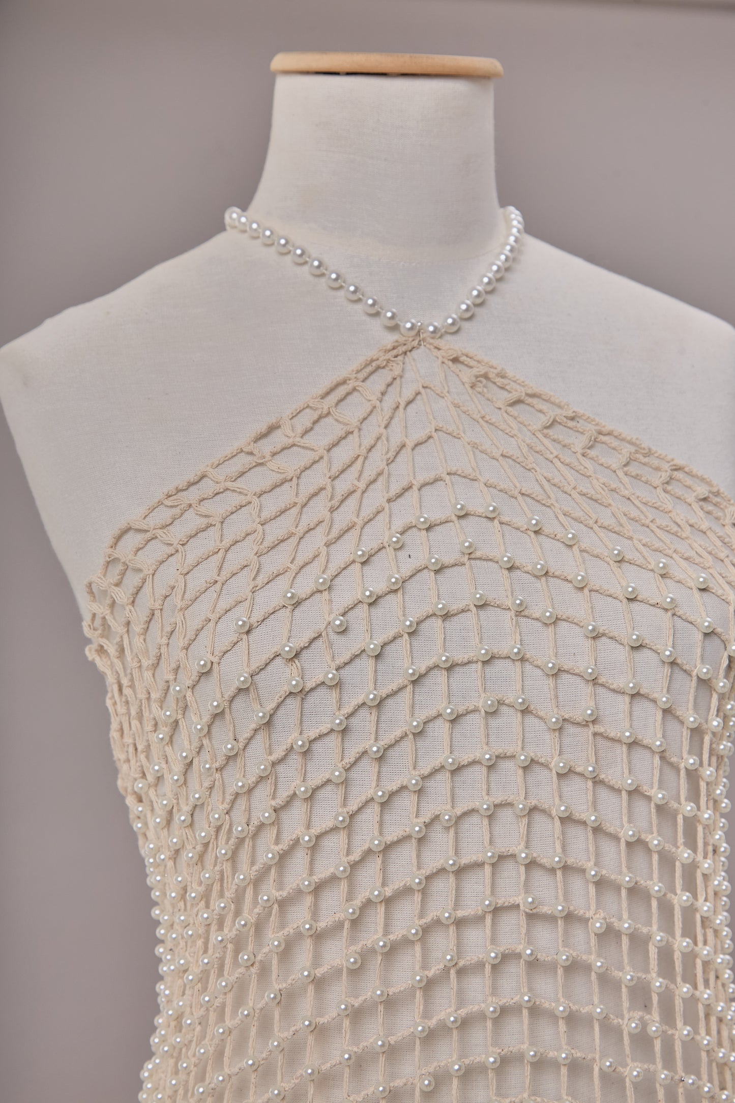 S0669 - Embroidered cotton net with pearls 