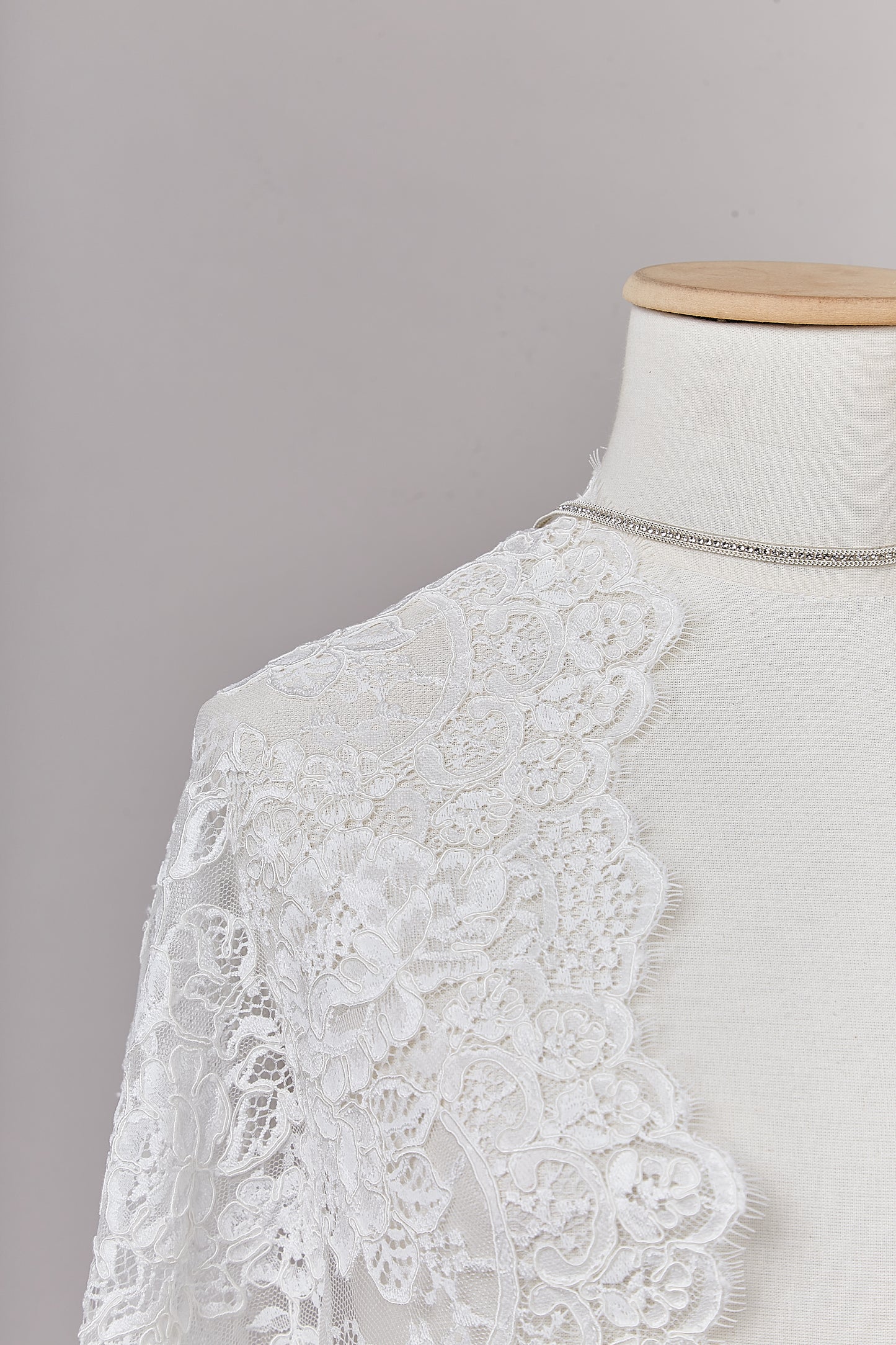 S0623 REBRODÉ EMBROIDERED LACE