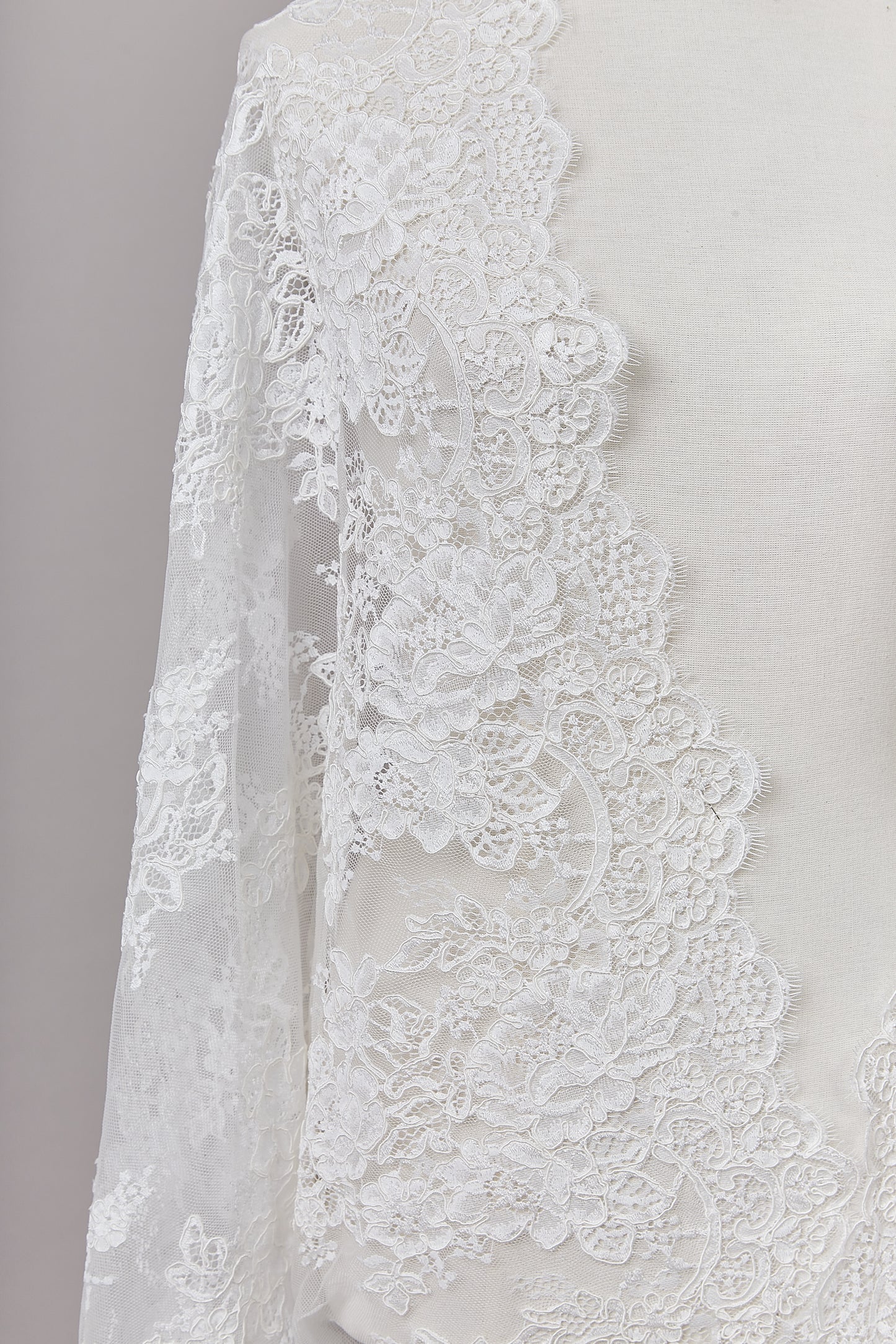 S0623 REBRODÉ EMBROIDERED LACE