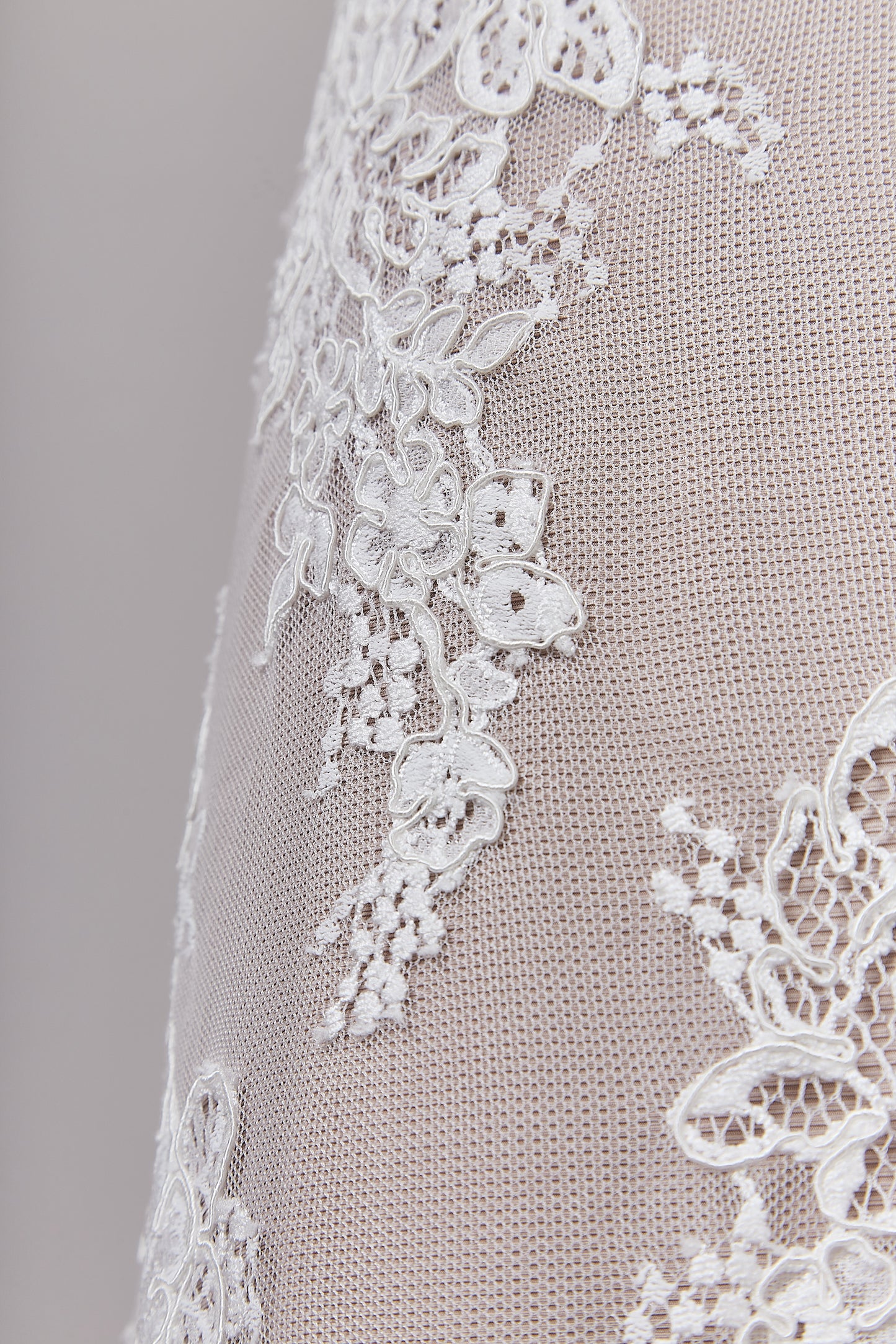 S0623 REBRODÉ EMBROIDERED LACE