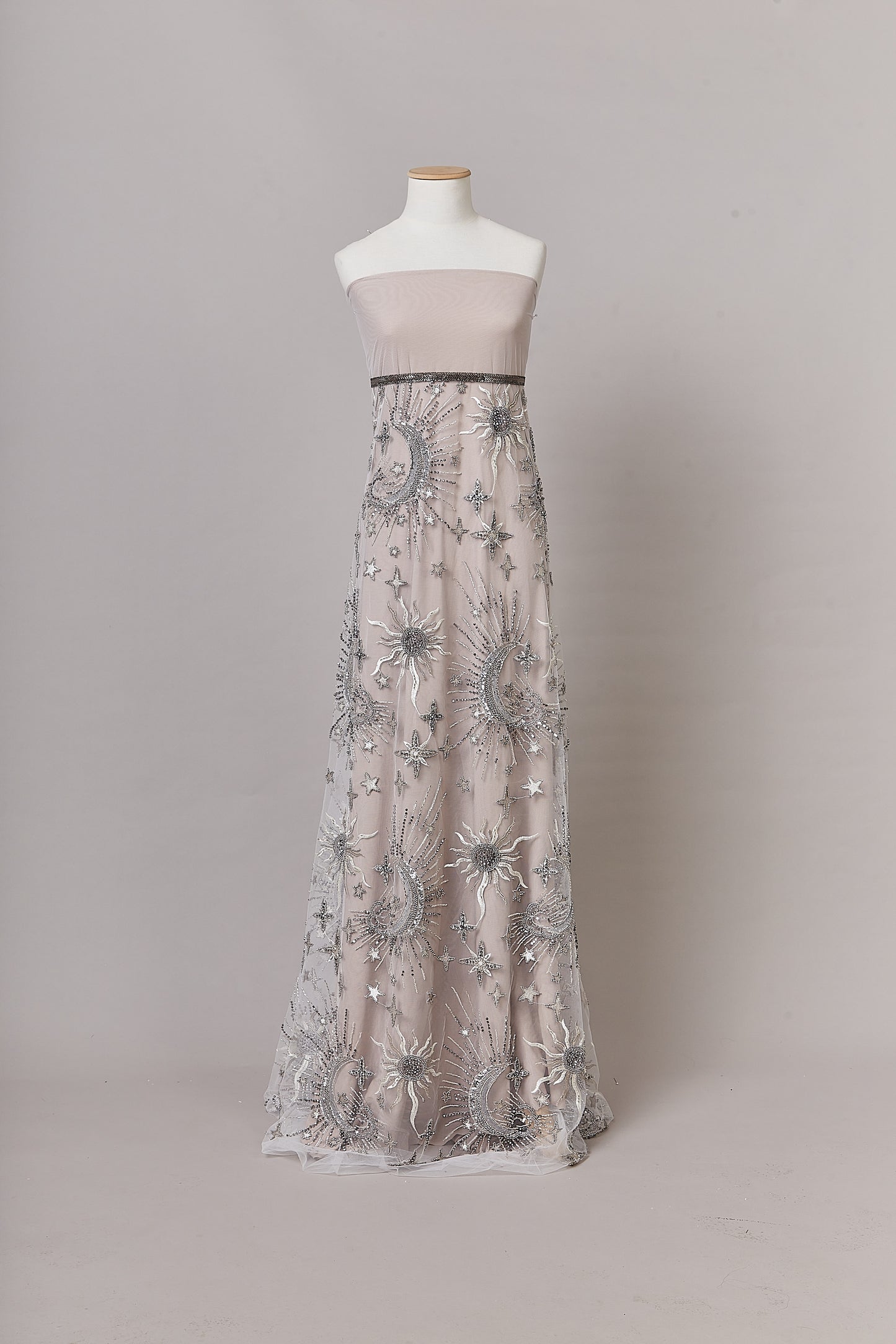 S0635 EMBROIDERED TULLE WITH SEQUINS AND BEADS IN PELTRE, SILVER AND OFF WHITE