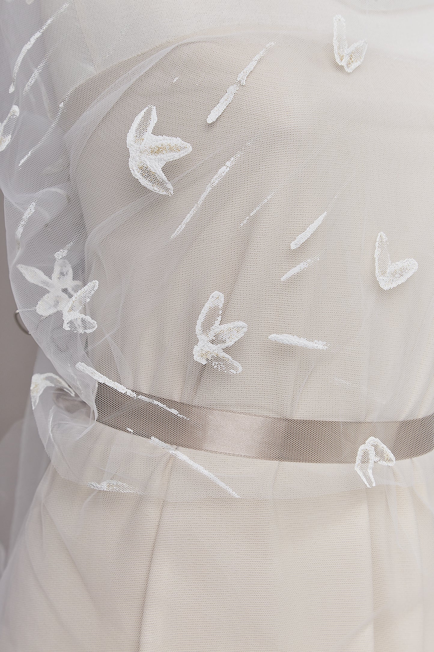 S0639 HAND-PAINTED FLORAL TULLE