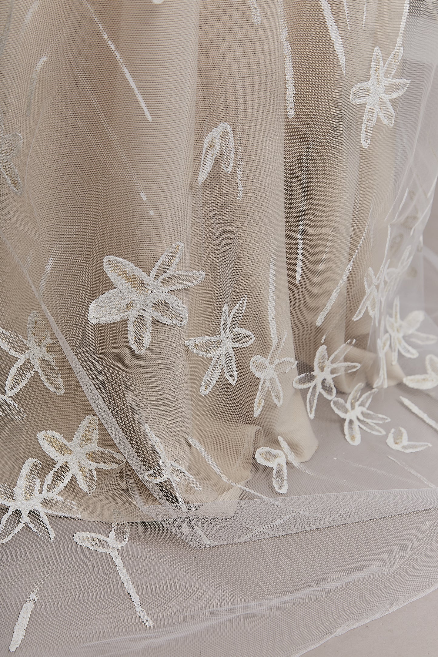 S0639 HAND-PAINTED FLORAL TULLE