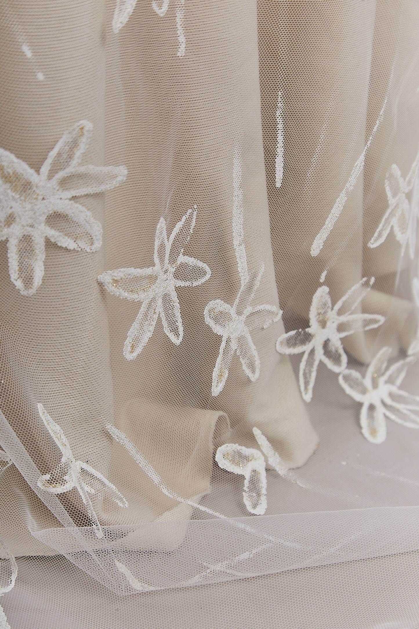 S0639 HAND-PAINTED FLORAL TULLE