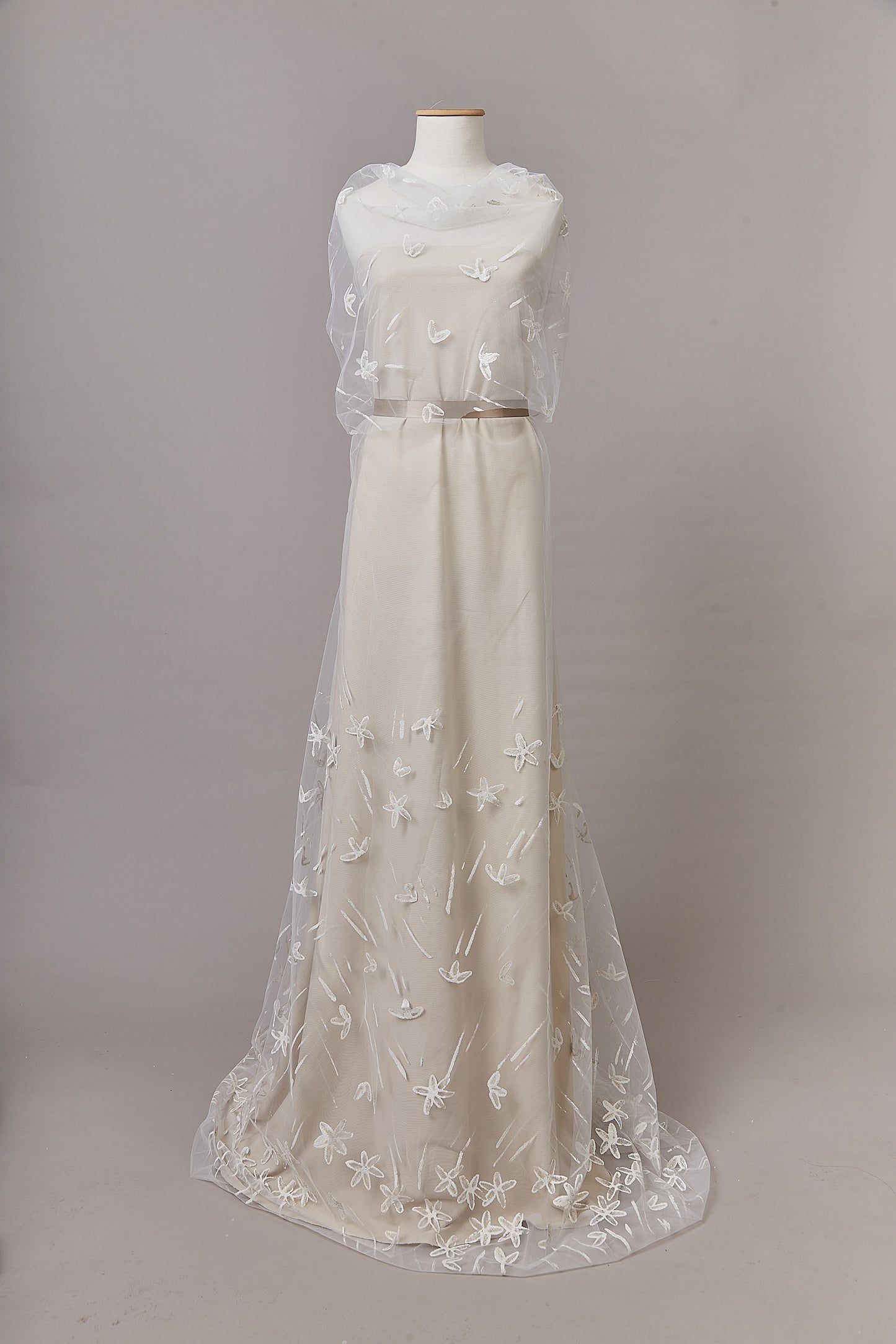 S0639 HAND-PAINTED FLORAL TULLE