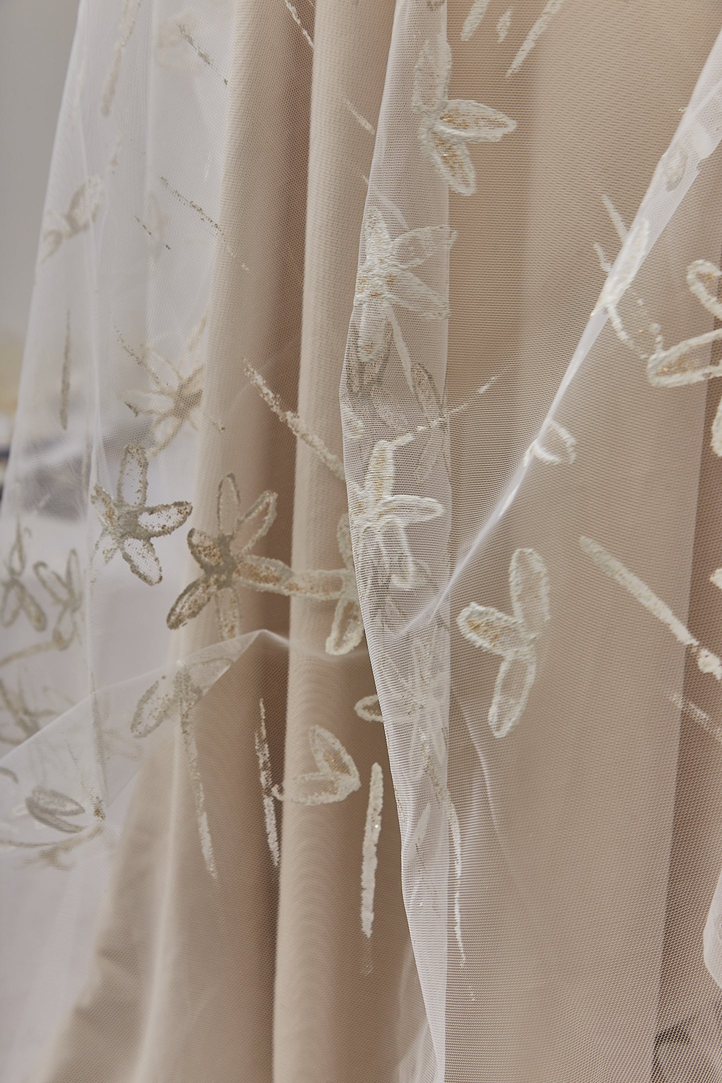 S0639 HAND-PAINTED FLORAL TULLE