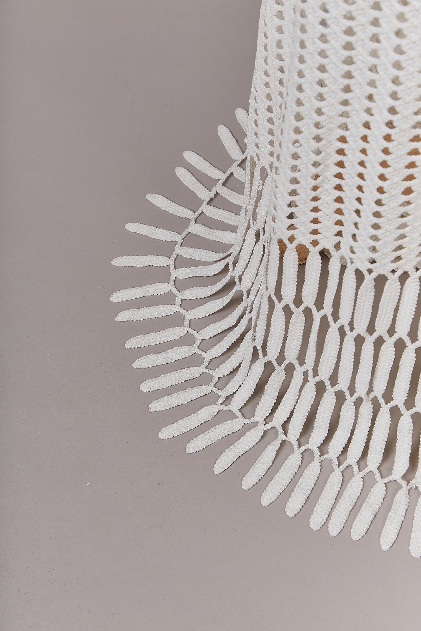 S0640 CROCHET NET WITH FRINGES