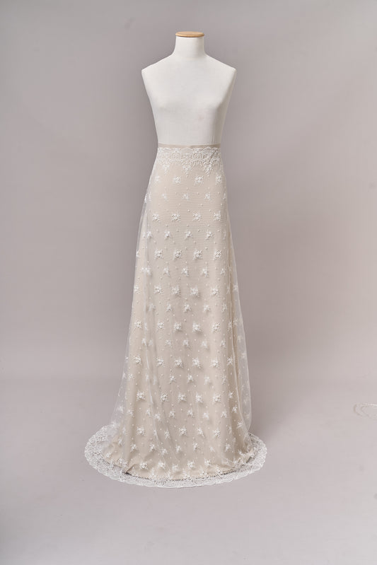 S0686 - Embroidered tulle