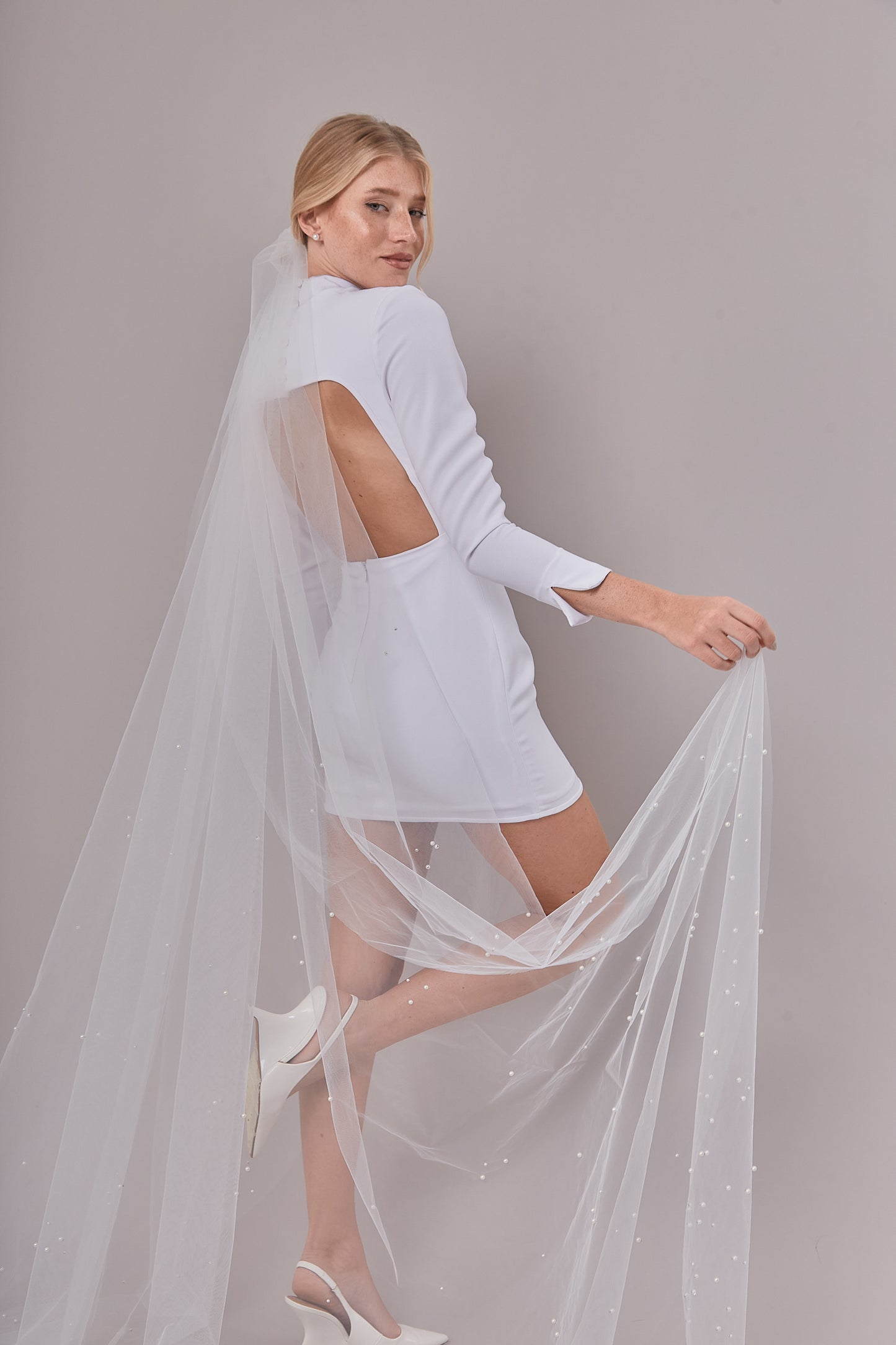 S0630 EMBROIDERED TULLE VEIL WITH PEARLS
