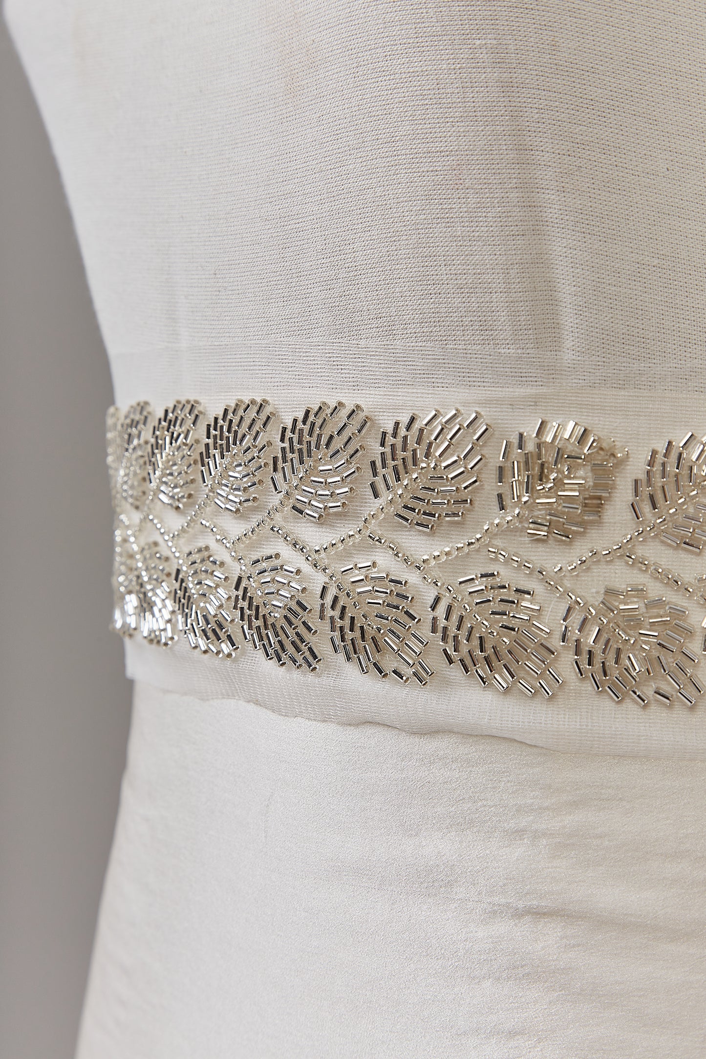 S0650 SILVER BEADED GALLOON