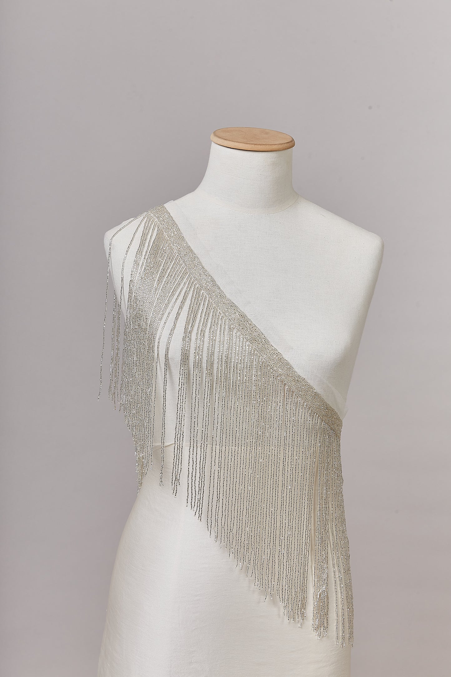 S0647 SILVER BEADED FRINGE TRIM
