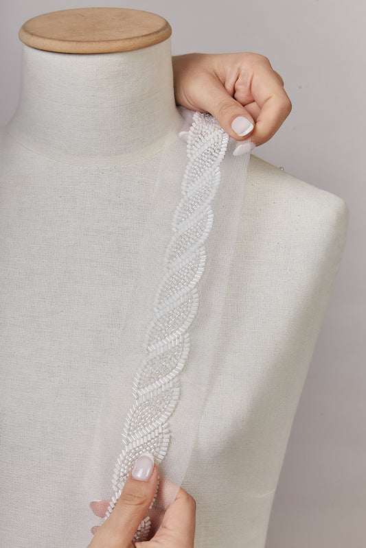 S0653 OFF WHITE BEADED GALLOON