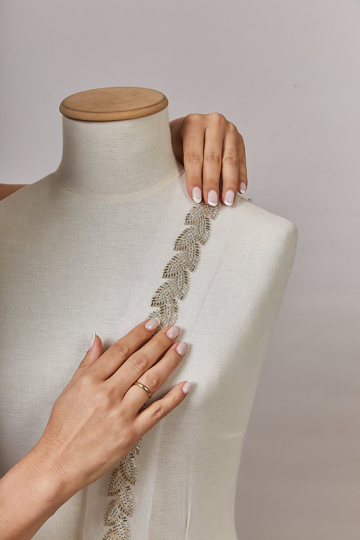 S0654 OFF WHITE BEADED GALLOON