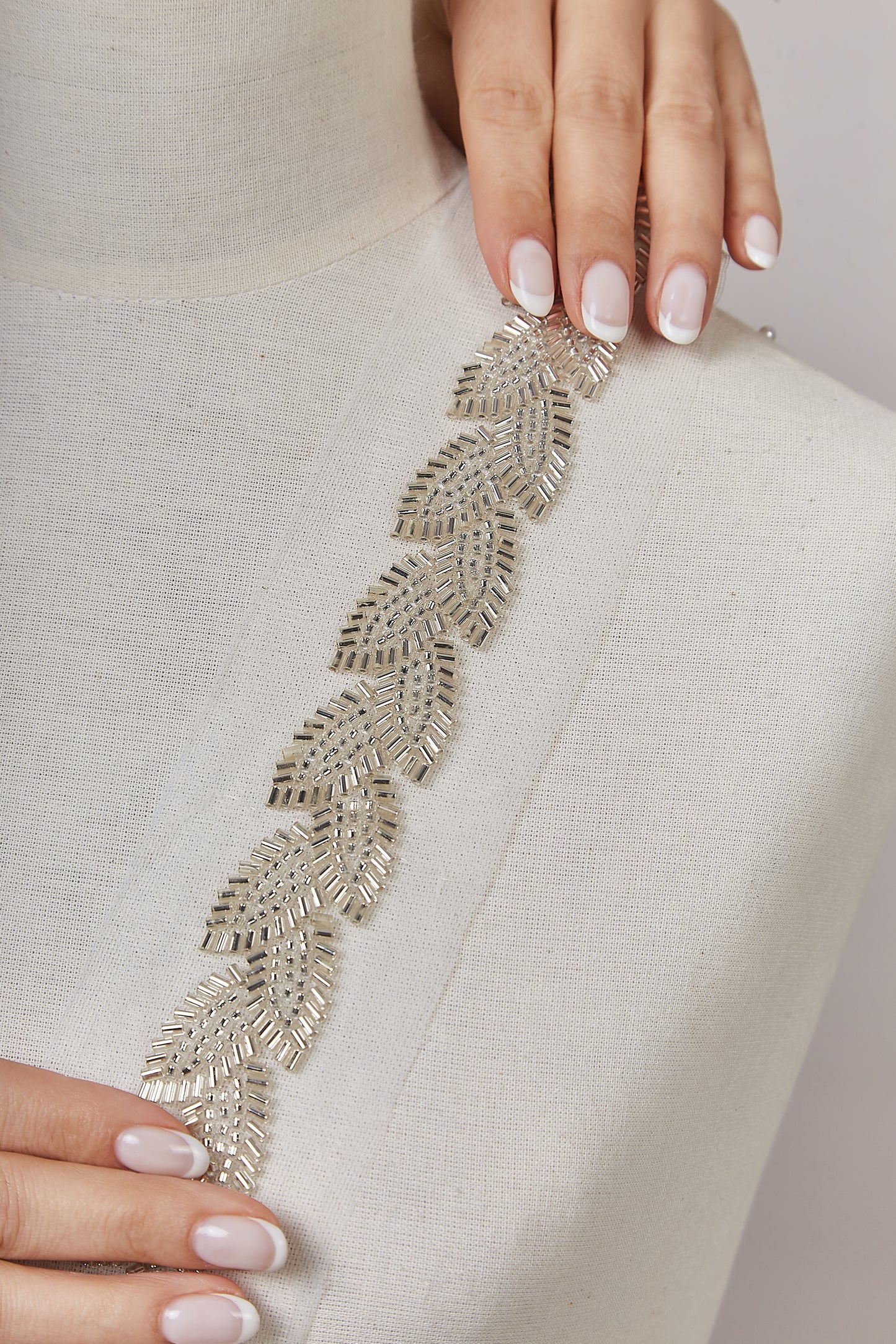 S0654 OFF WHITE BEADED GALLOON