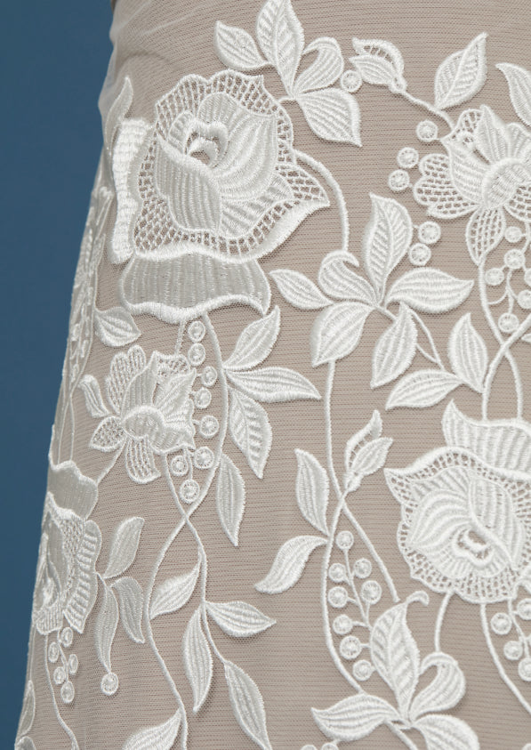 S0487 EMBROIDERED PLUMETI TULLE WITH FLOWERS
