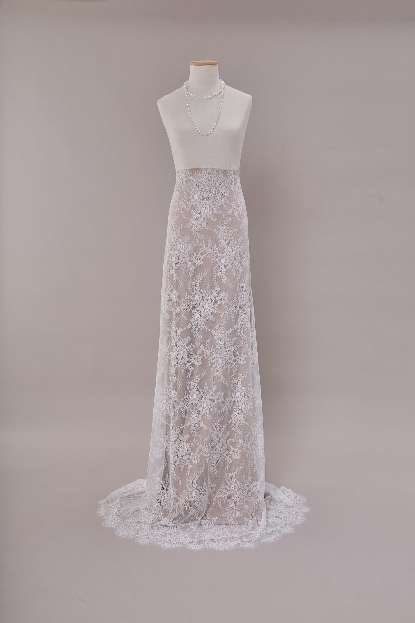 S0665 - Chantilly Lace