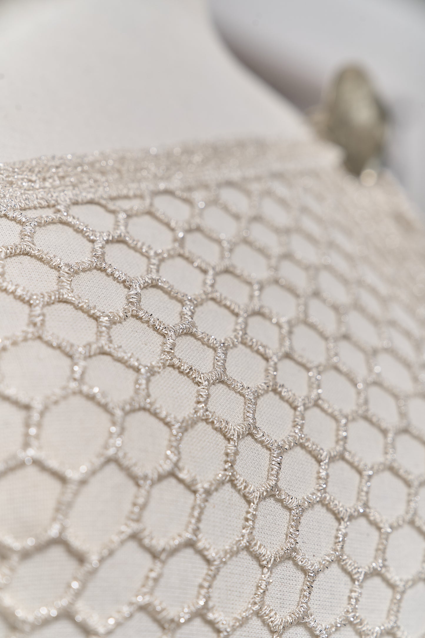 S0716 - Guipure with silver lurex