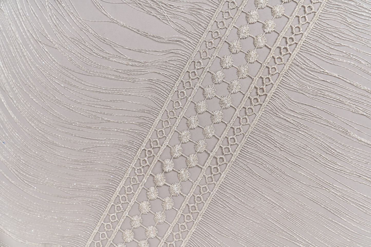 S0717 - Guipure with silver lurex