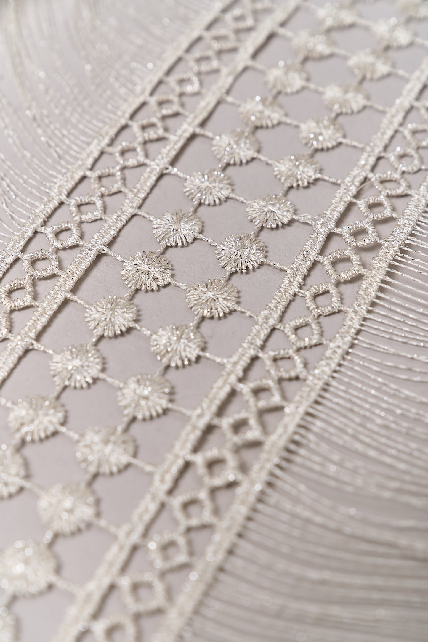 S0717 - Guipure with silver lurex