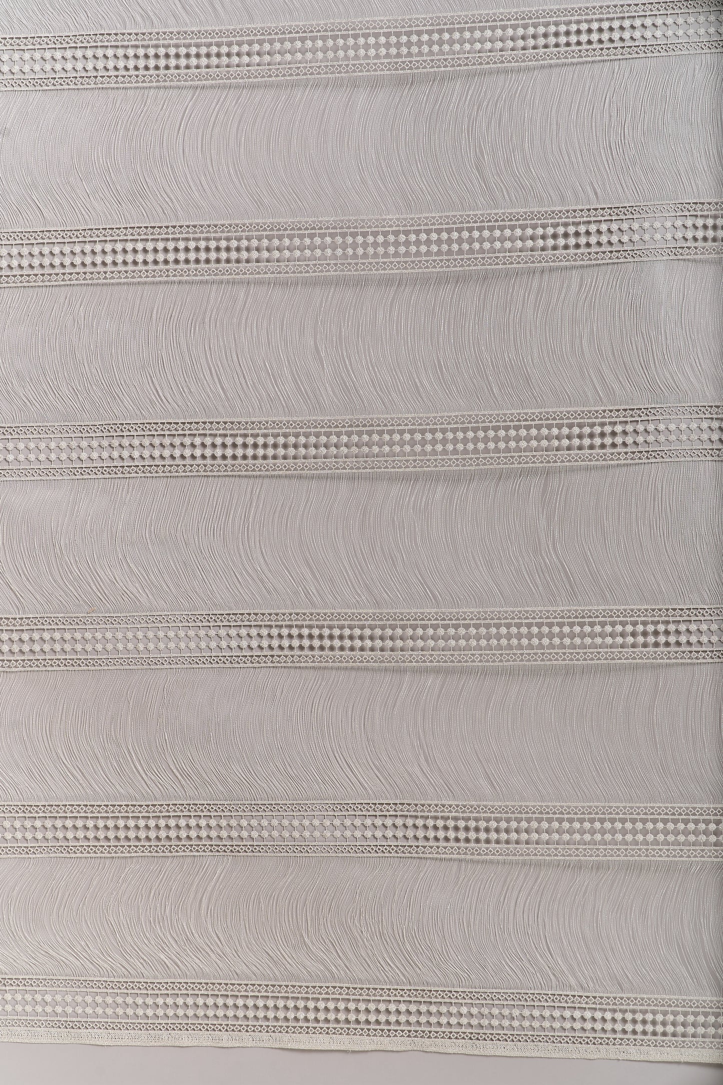 S0717 - Guipure with silver lurex
