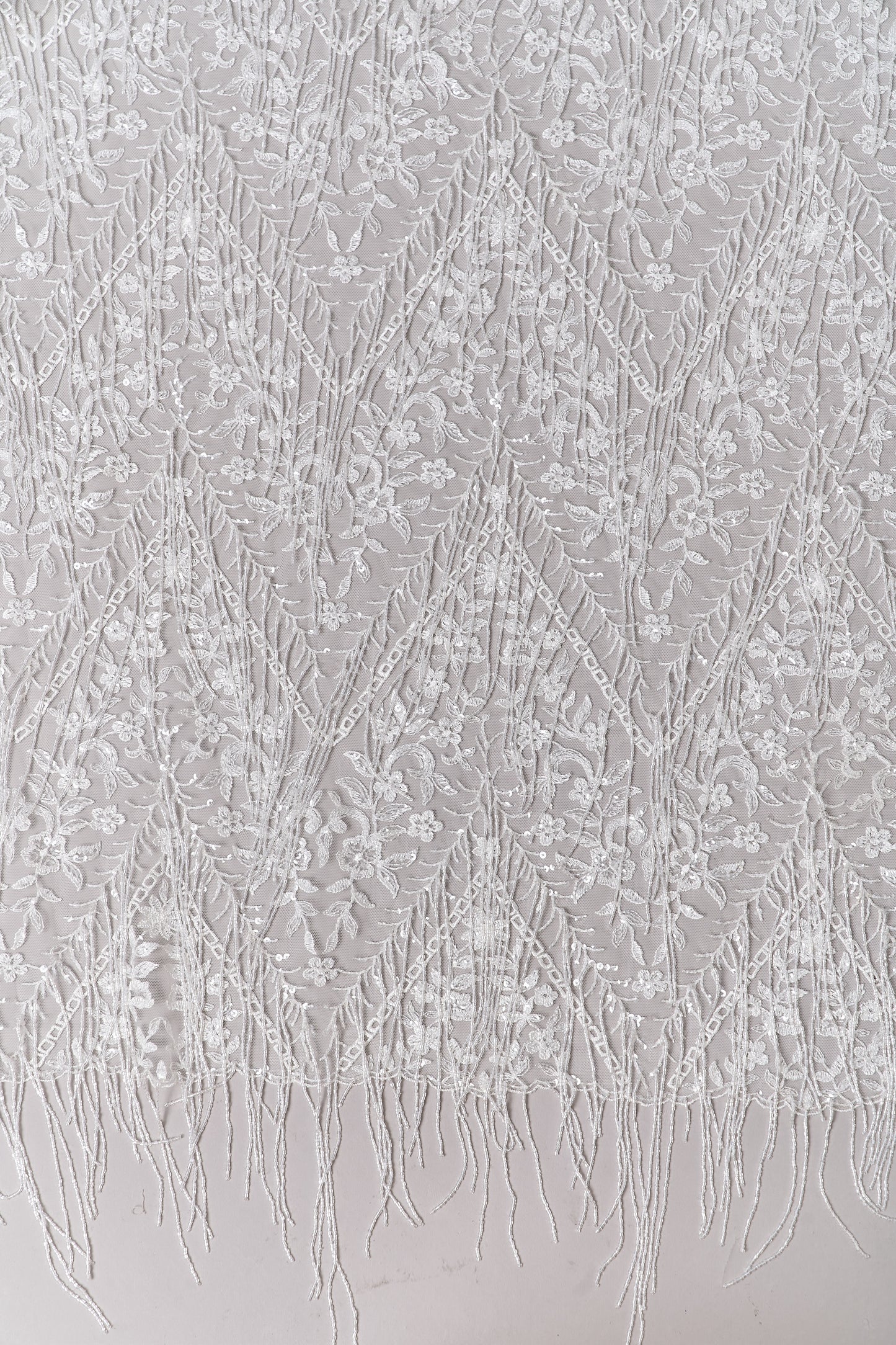 676 Off-white - Embroidered tulle with transparent beads and transparent sequins