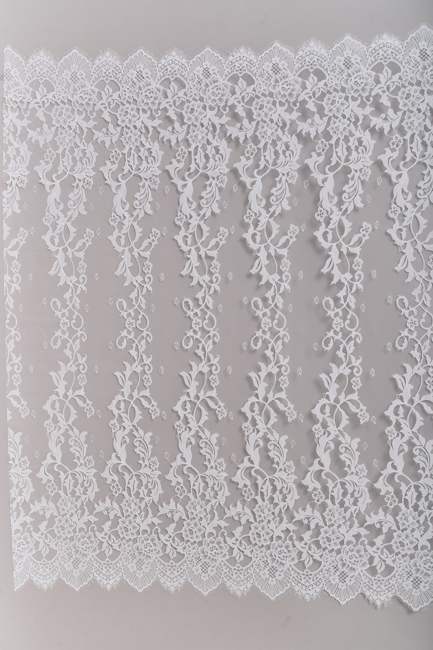 S0698 - Lace