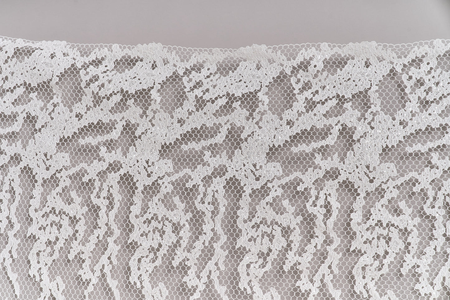 S0681 - Guipure embroidered with transparent sequins and off-white beads