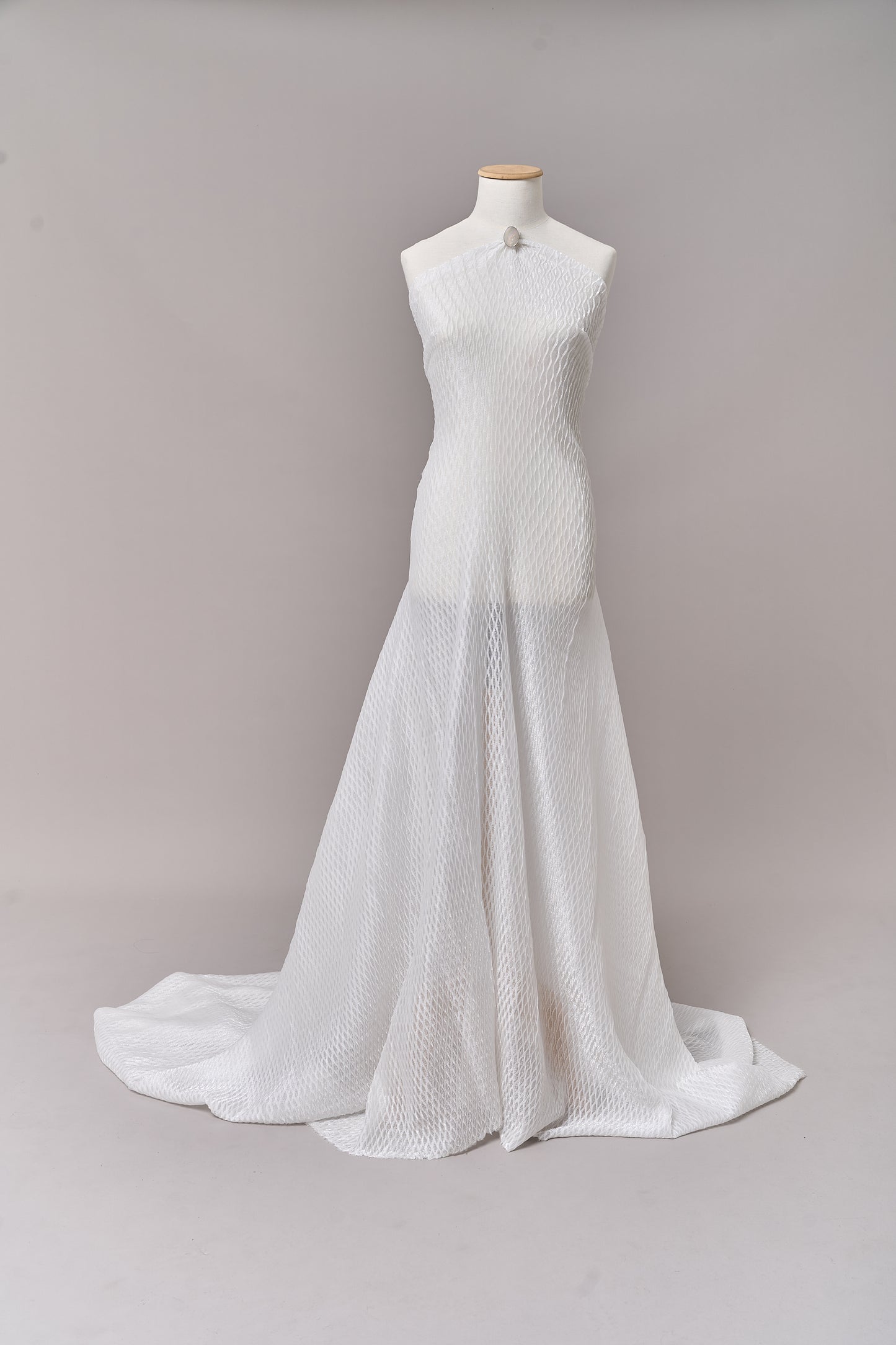 S0703 - Pleated organza with off-white metallic thread