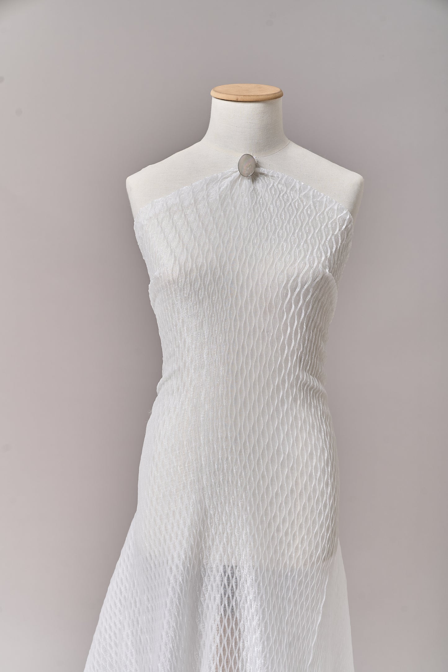 S0703 - Pleated organza with off-white metallic thread