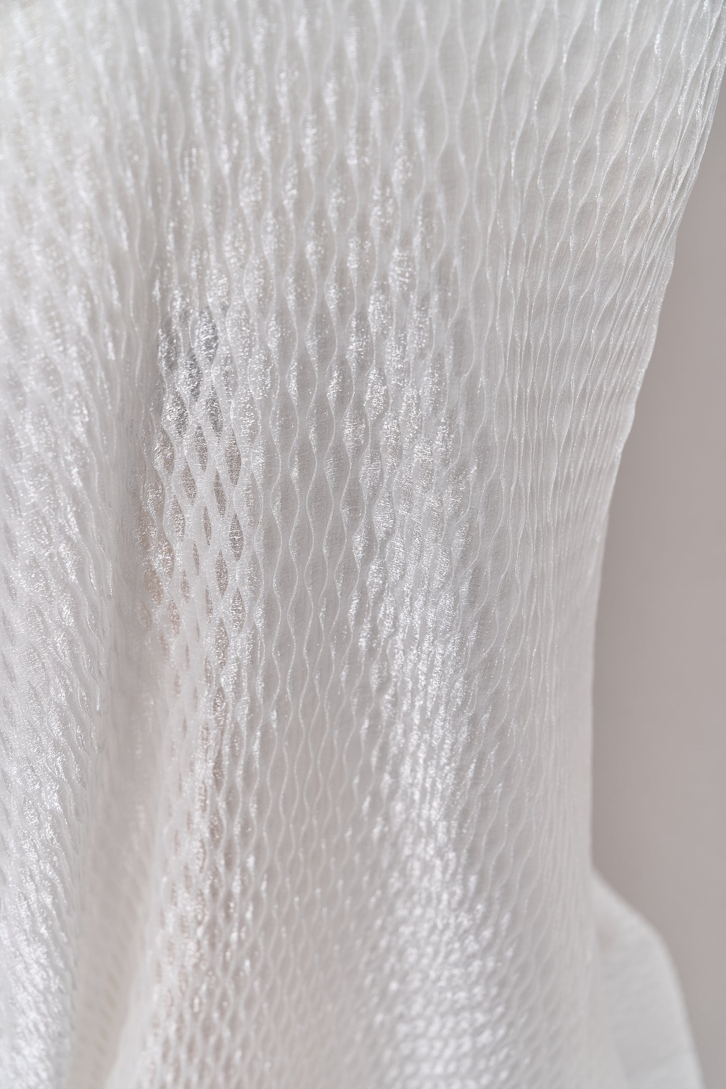 S0703 - Pleated organza with off-white metallic thread