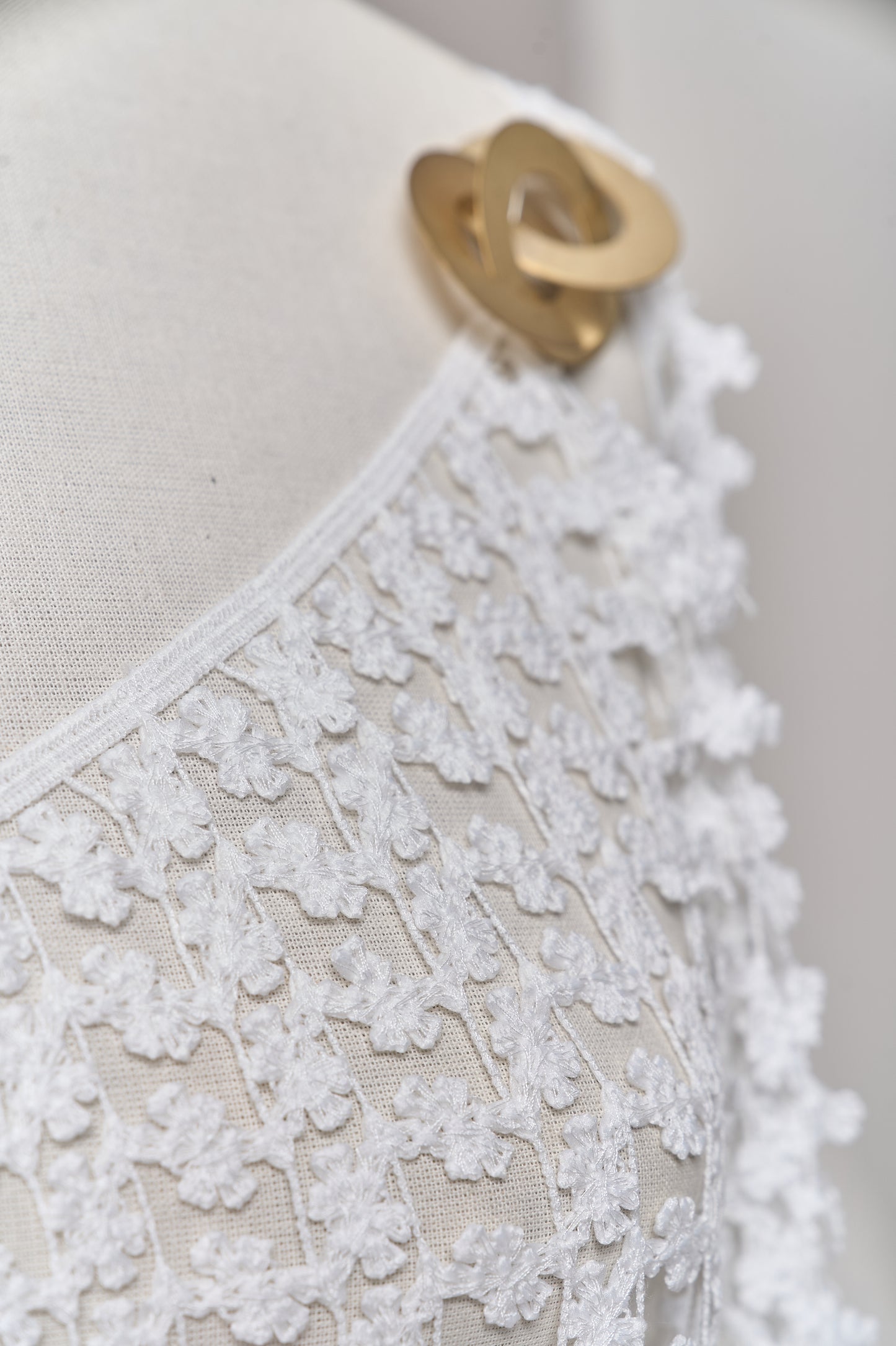 S0695 - Cotton guipure