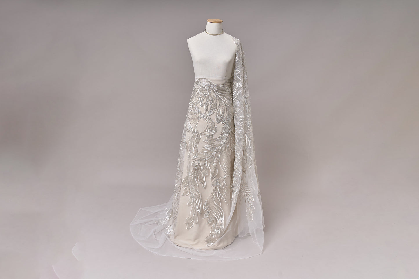 S0711 - Embroidered tulle with metallic thread