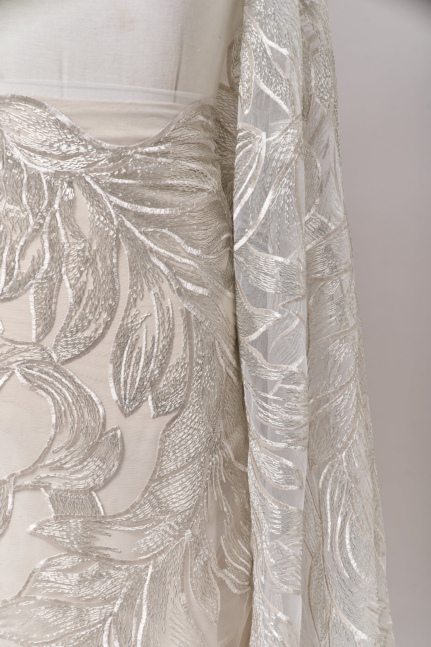 S0711 - Embroidered tulle with metallic thread