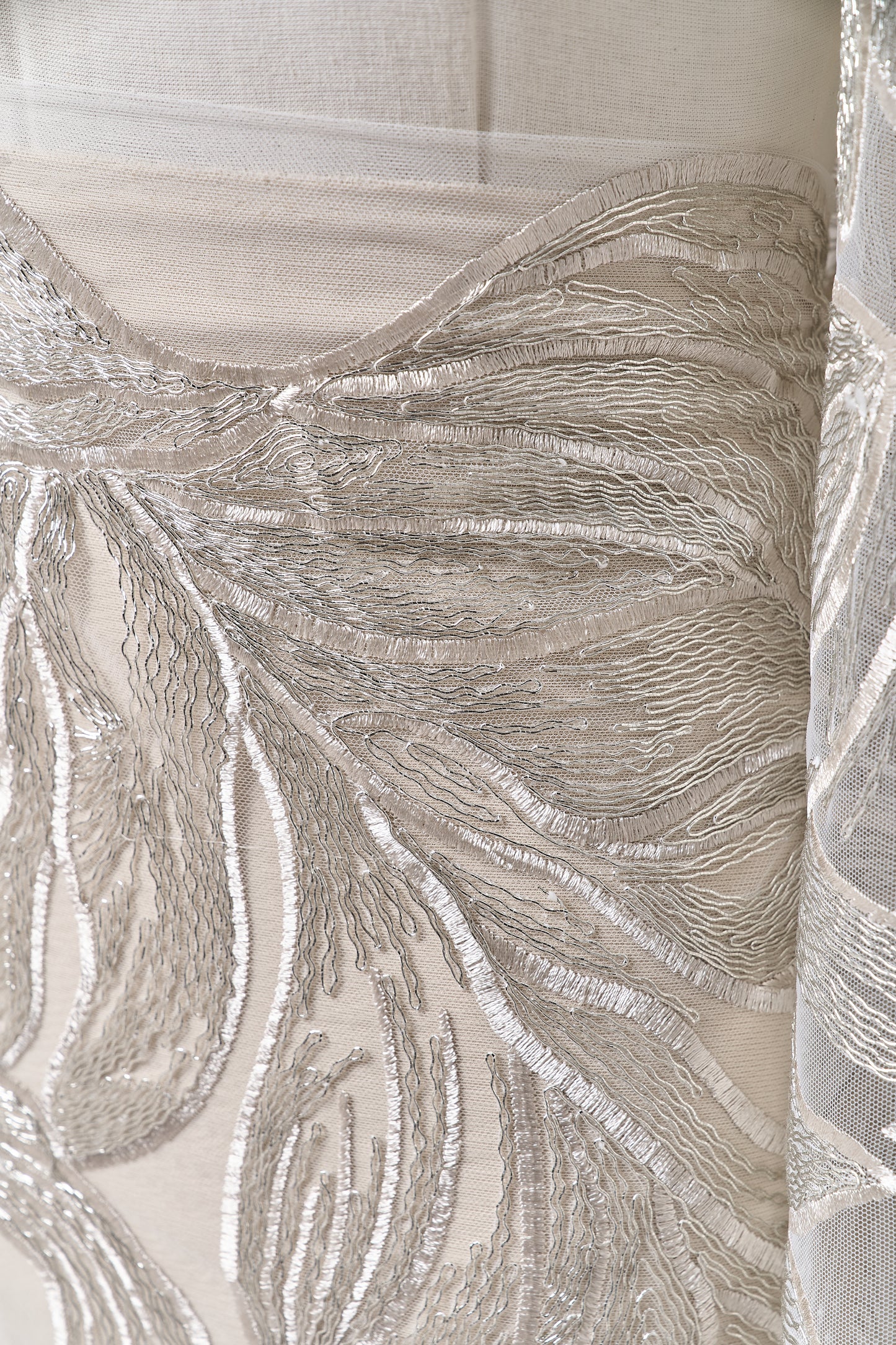 S0711 - Embroidered tulle with metallic thread