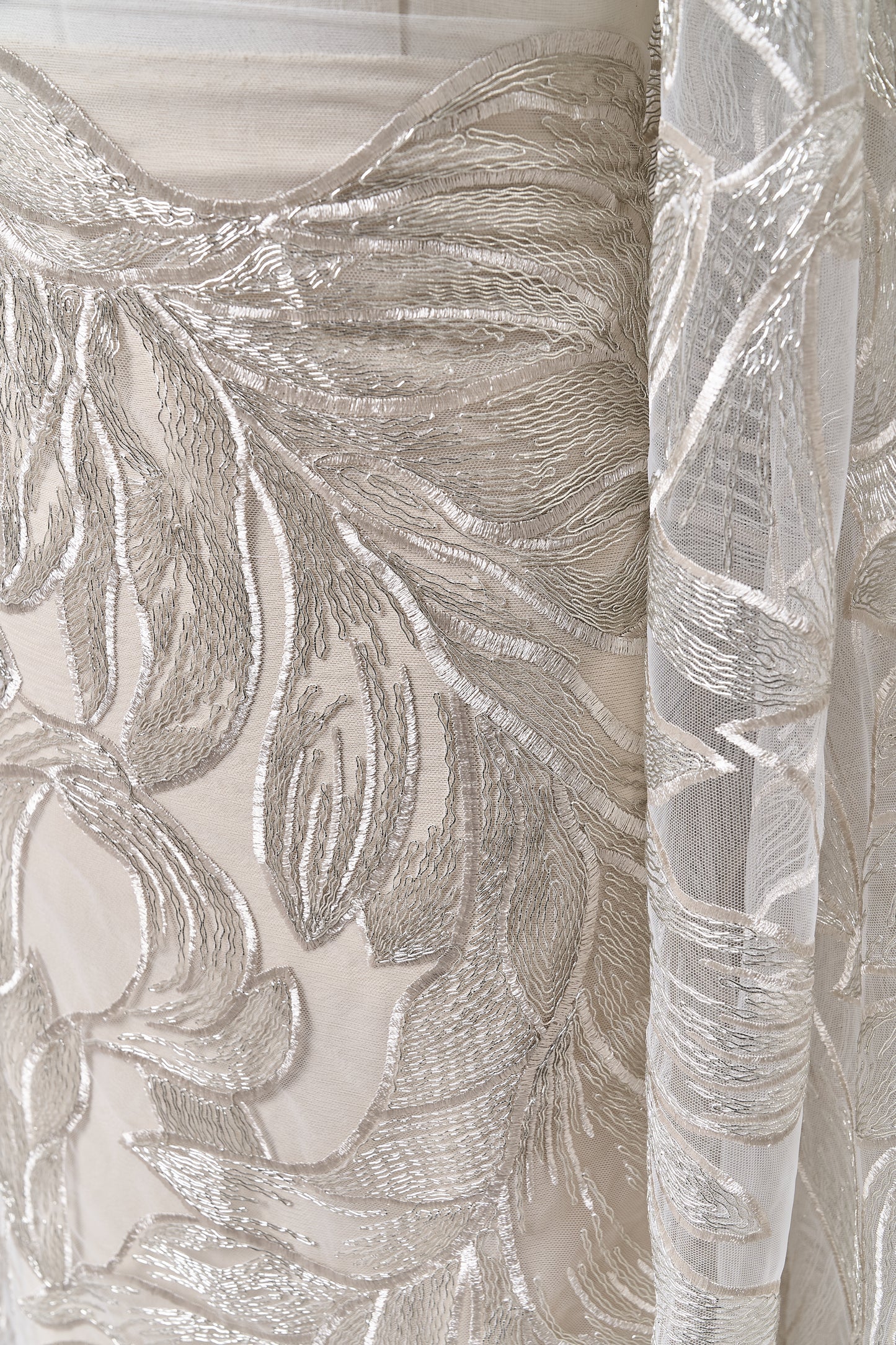 S0711 - Embroidered tulle with metallic thread