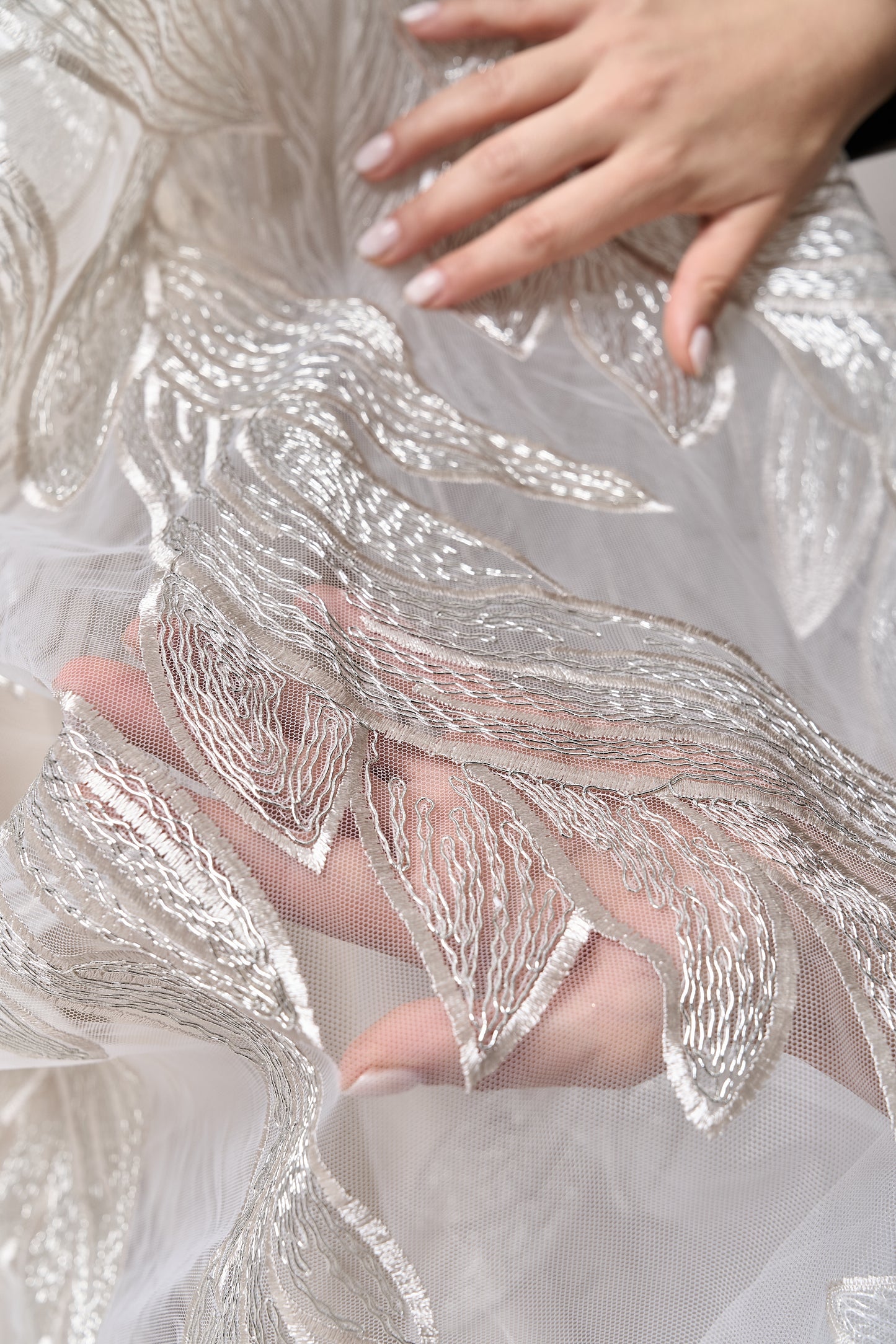 S0711 - Embroidered tulle with metallic thread