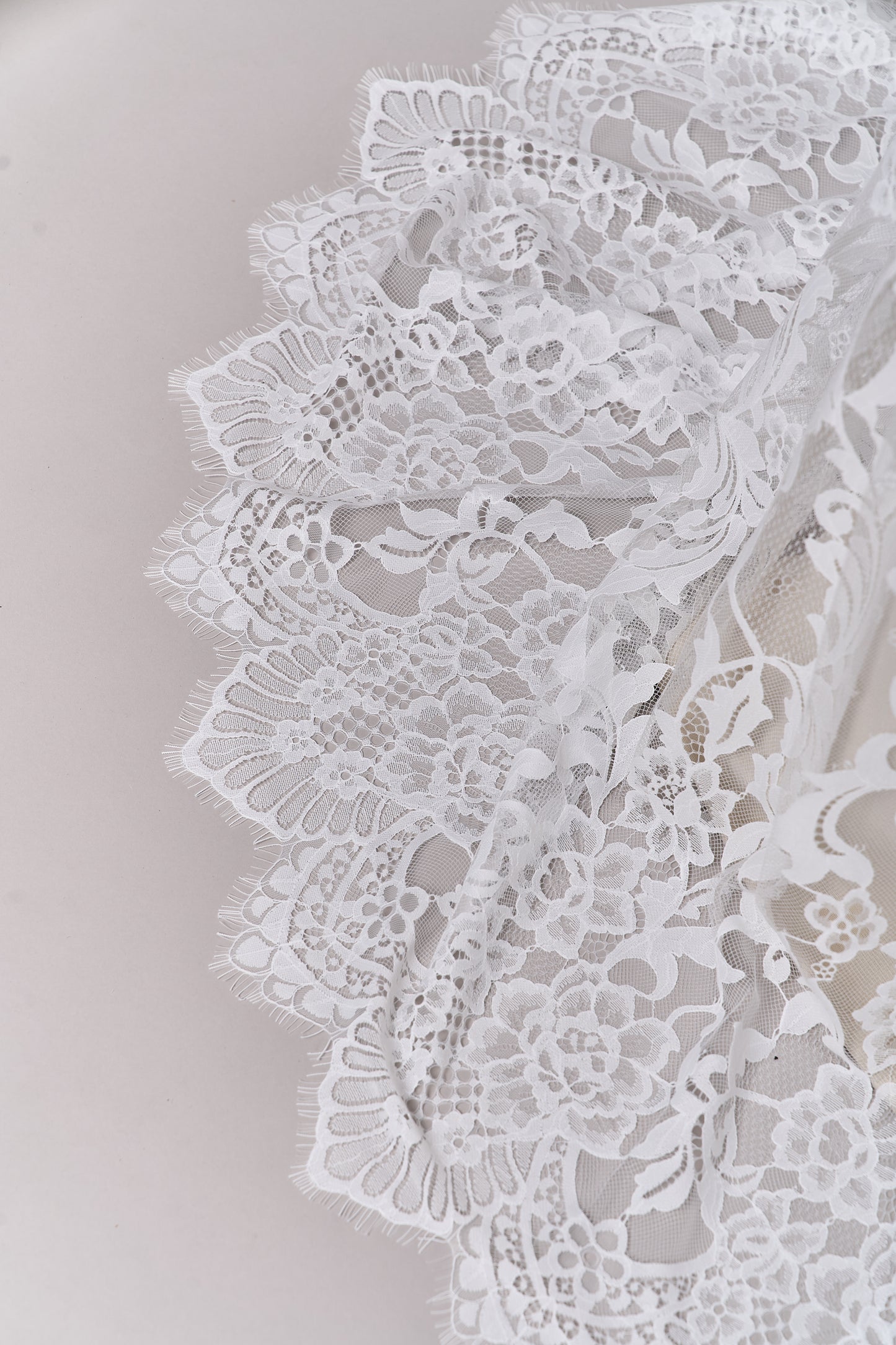S0698 - Lace