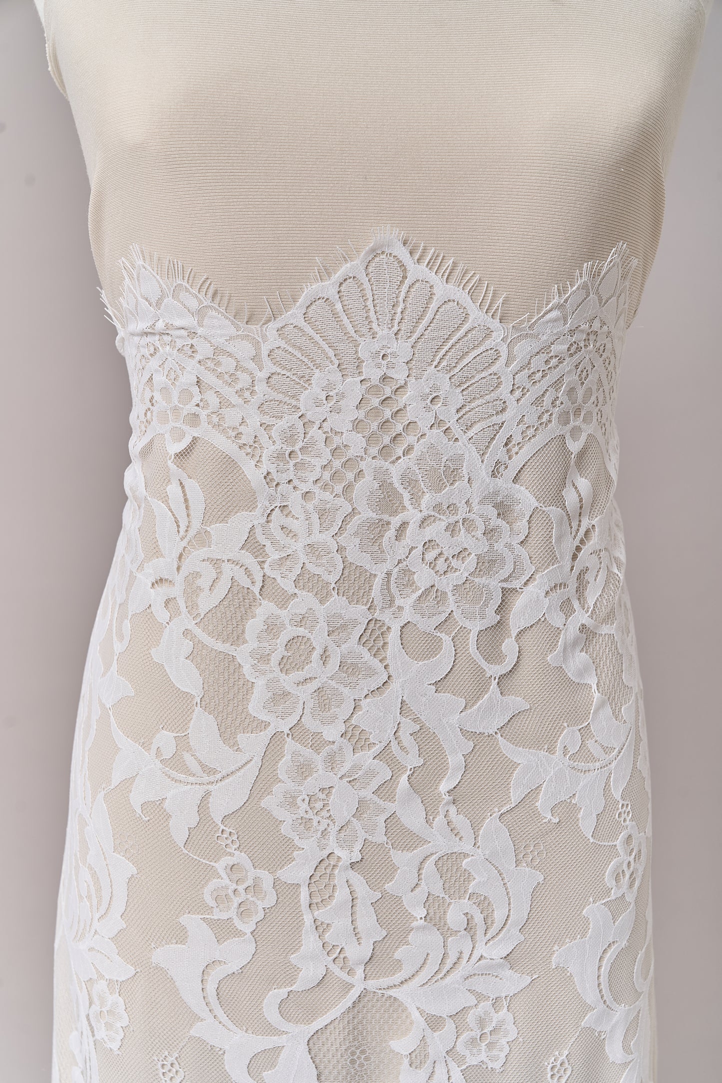 S0698 - Lace