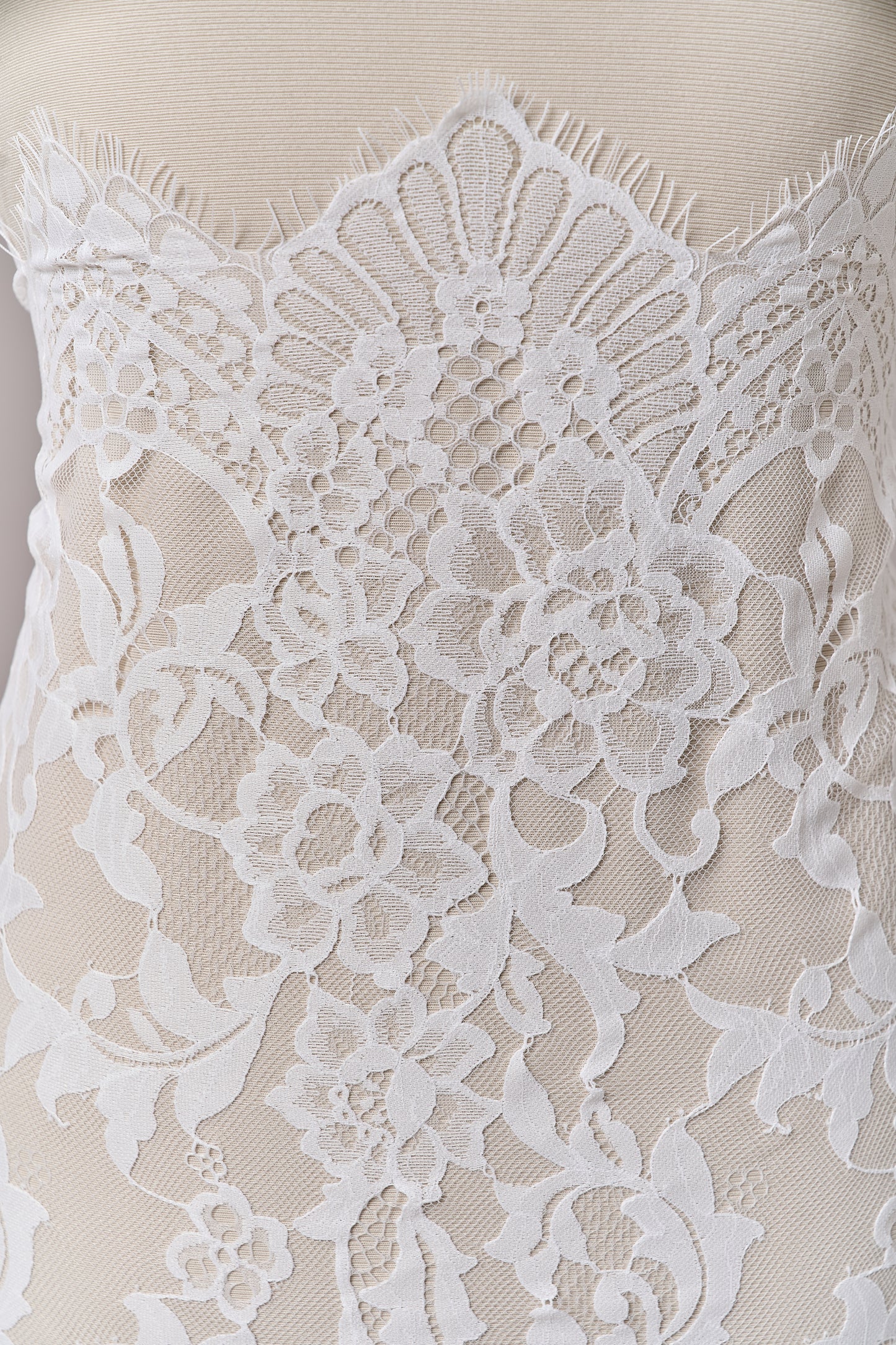 S0698 - Lace