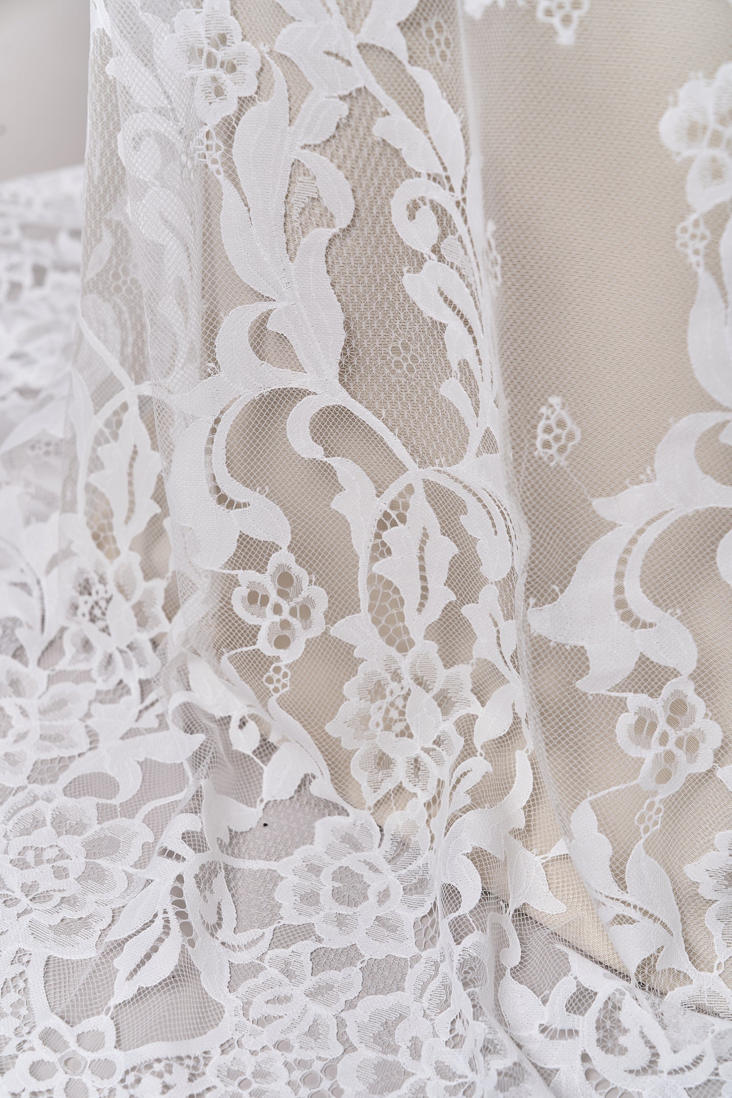 S0698 - Lace