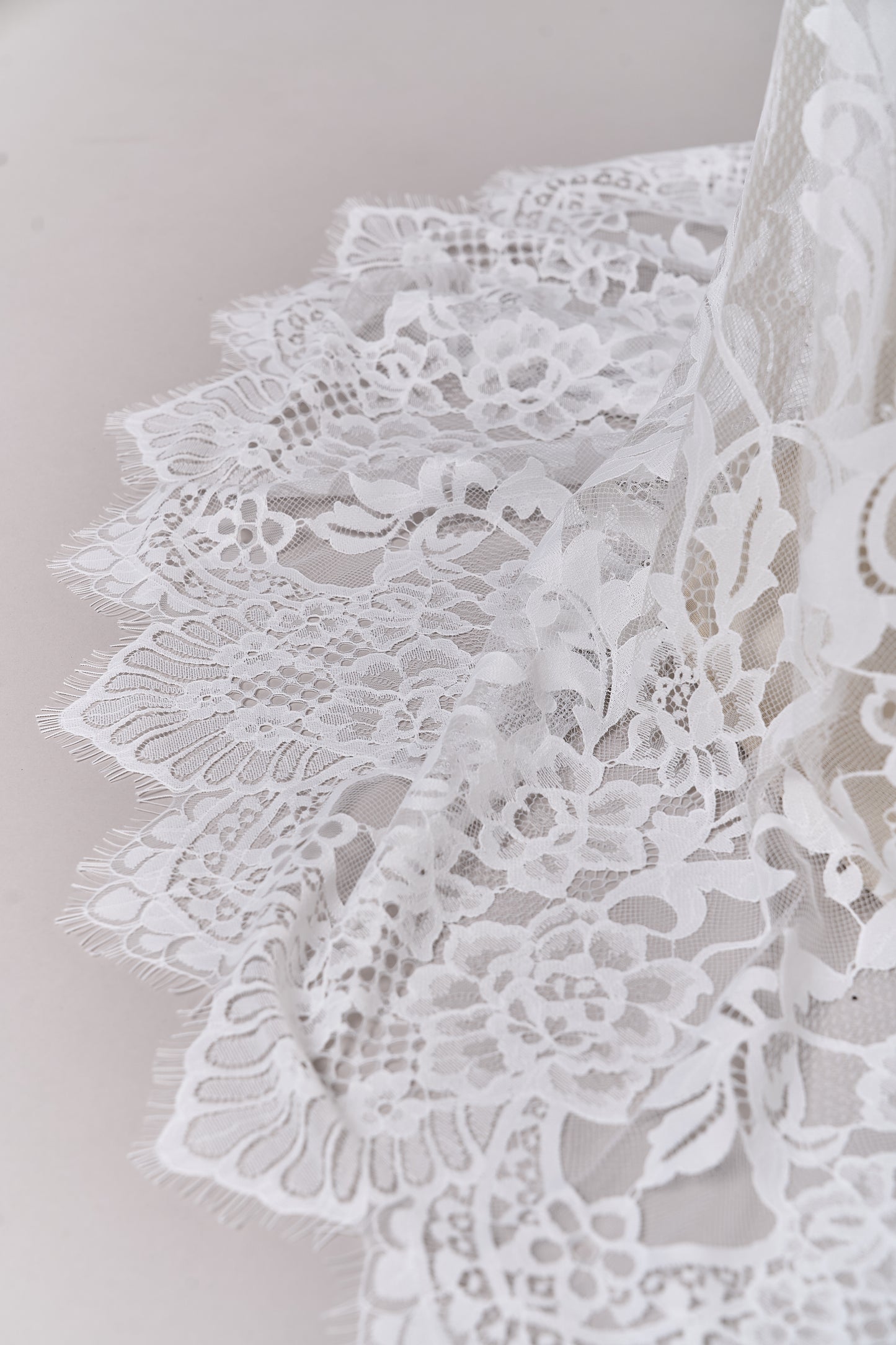 S0698 - Lace