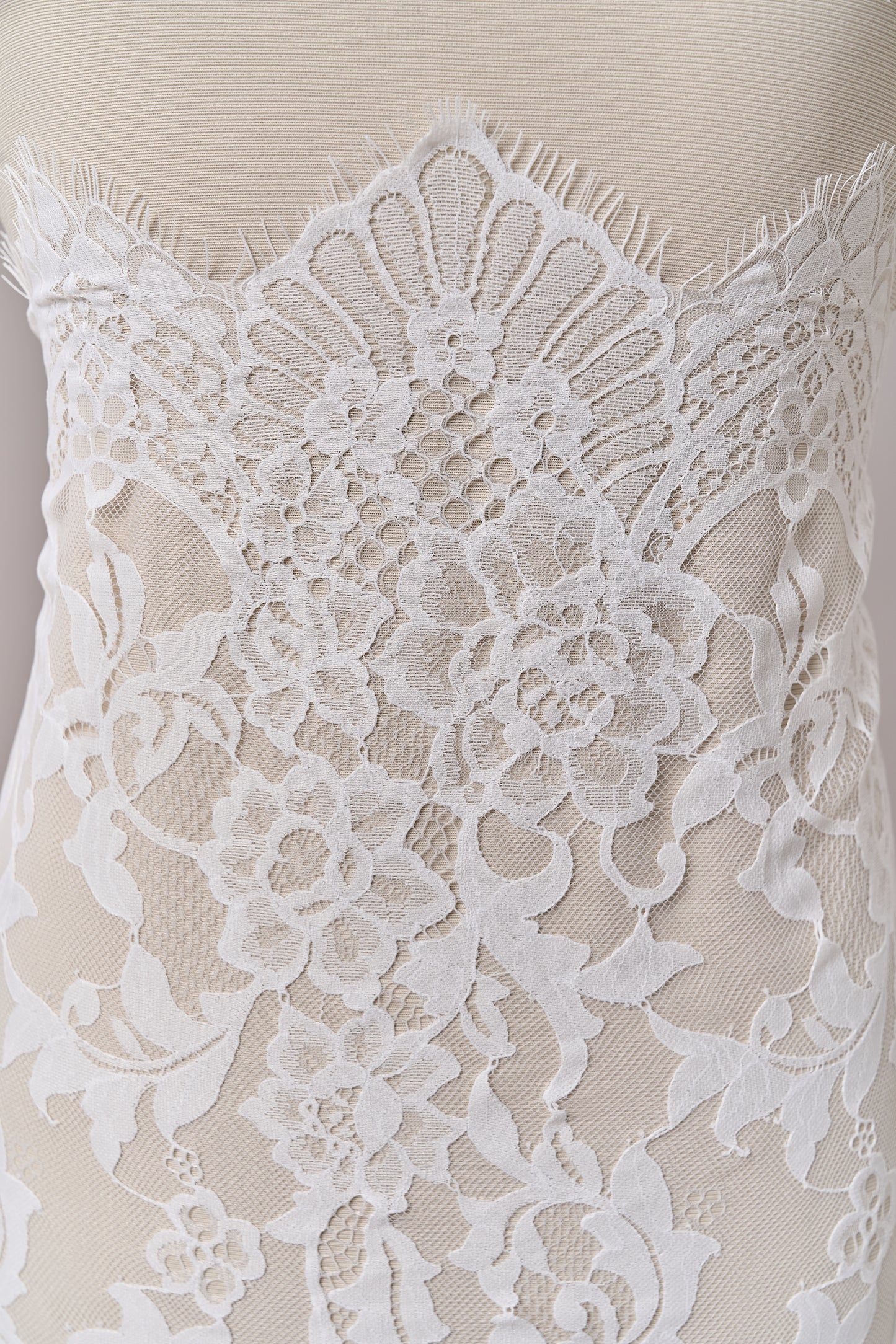 S0698 - Lace