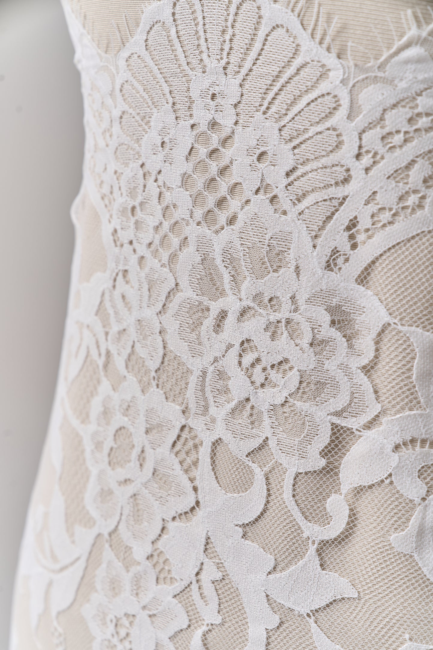 S0698 - Lace