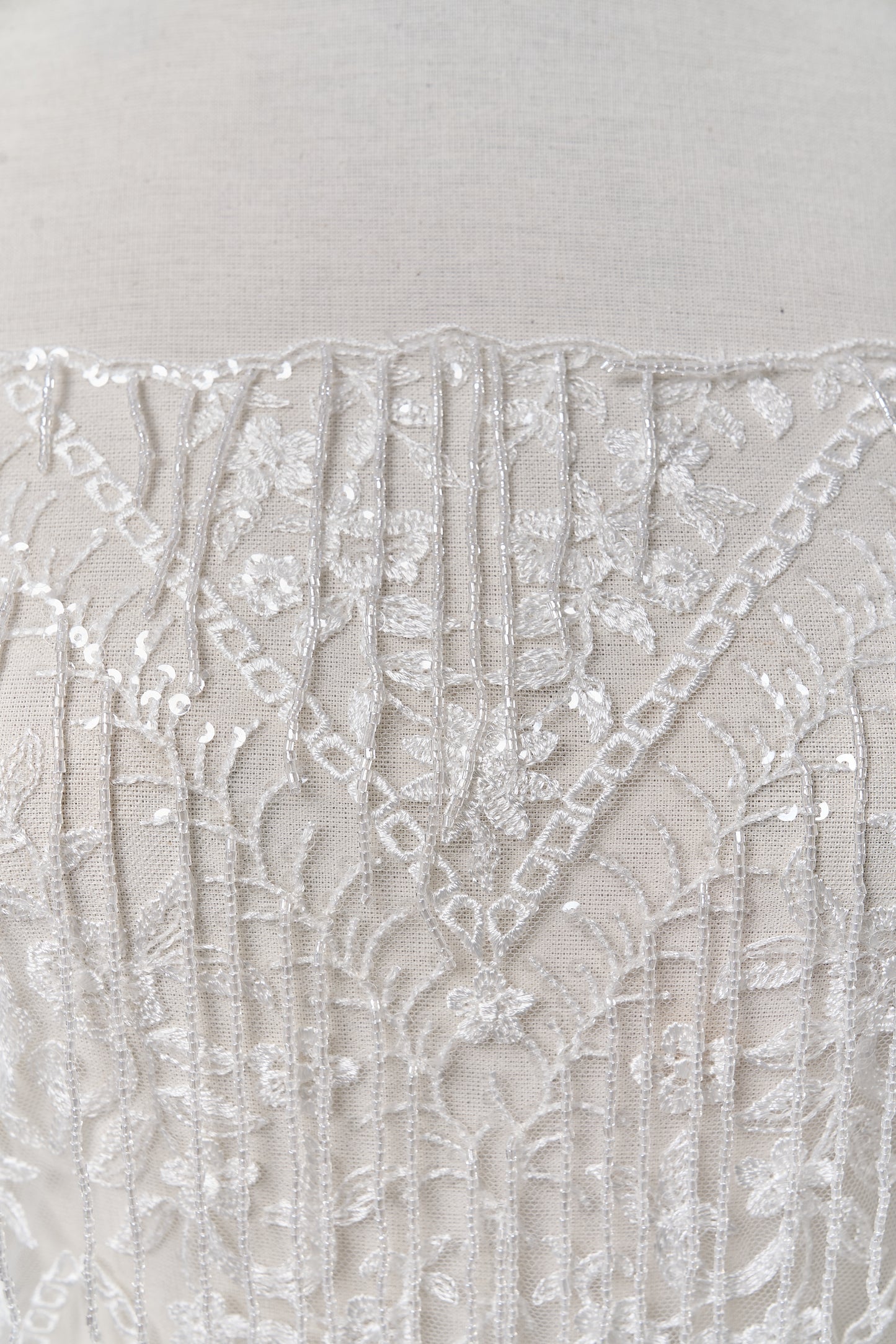 676 Off-white - Embroidered tulle with transparent beads and transparent sequins